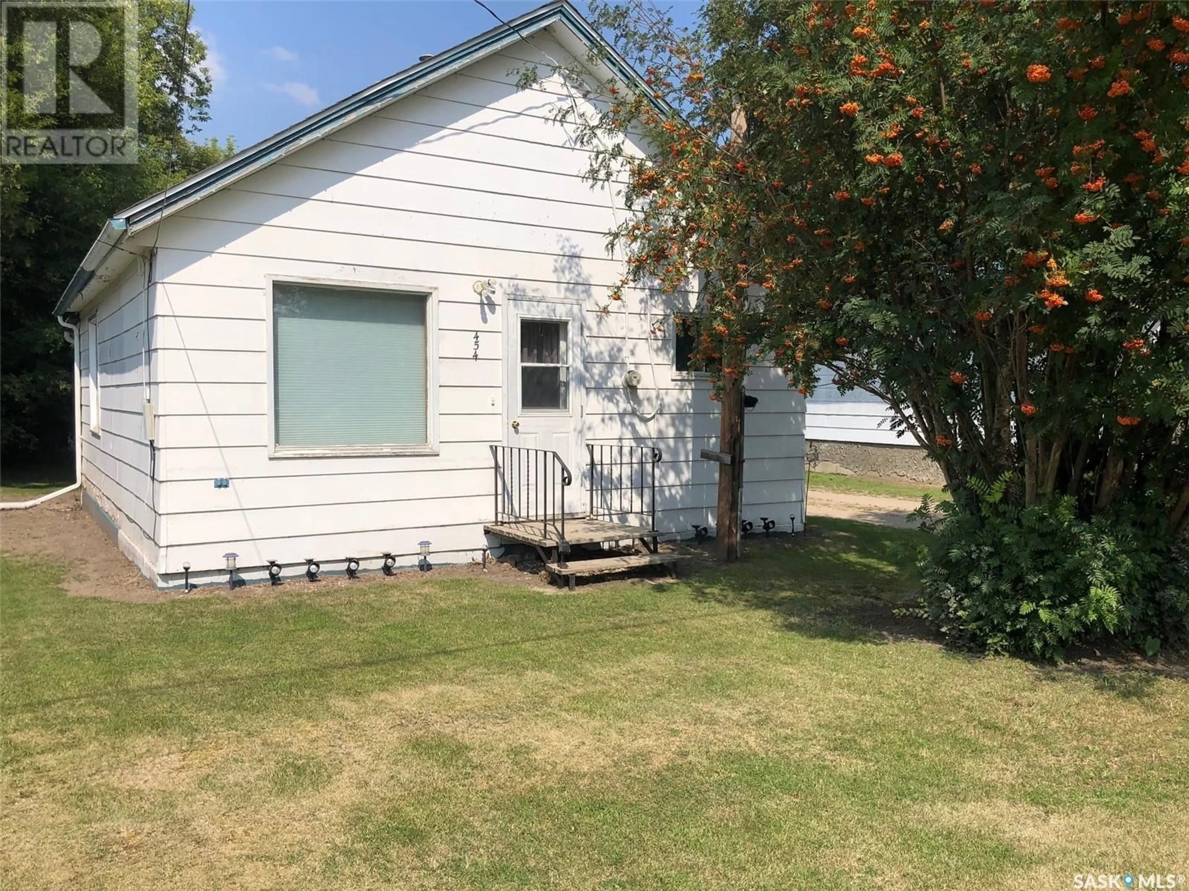 Frontside or backside of a home, cottage for 454 2nd AVENUE NE, Preeceville Saskatchewan S0A3B0