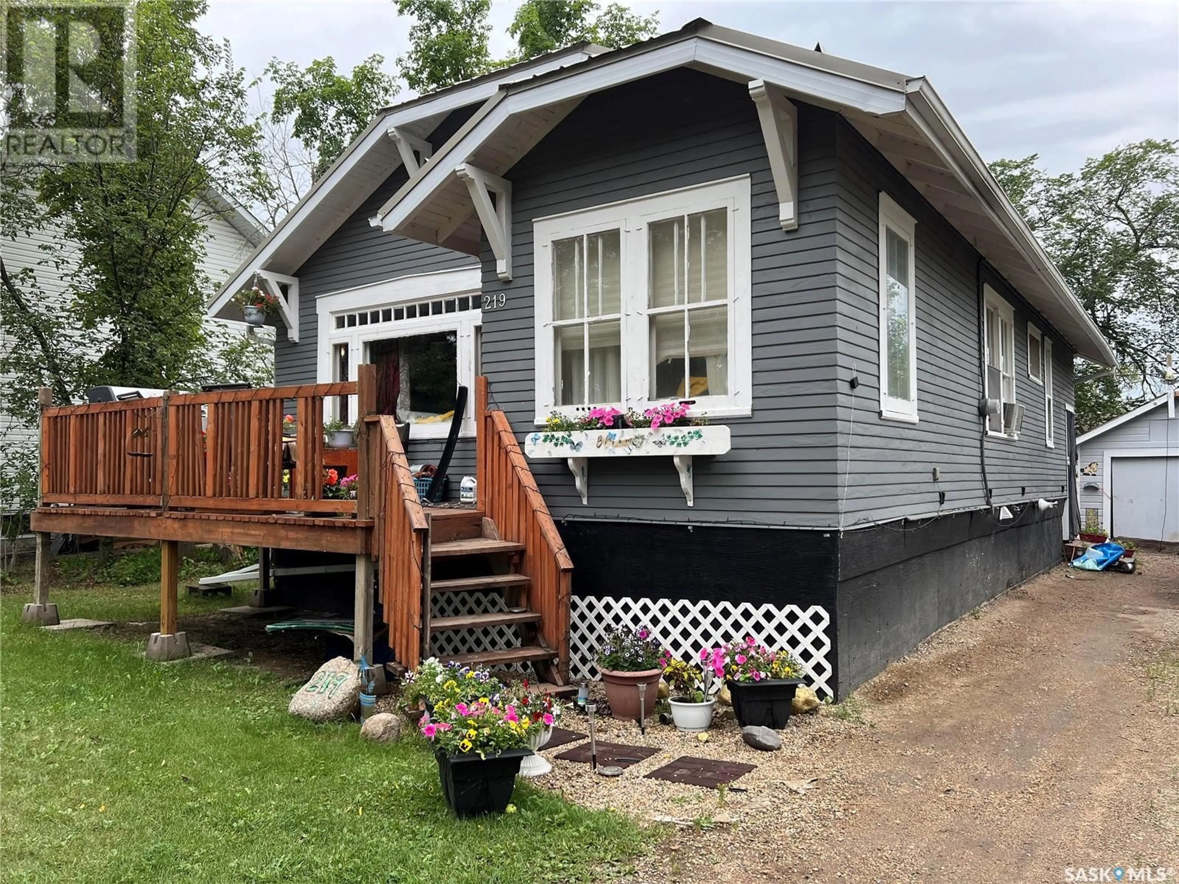 Home with vinyl exterior material for 219 Macleod AVENUE E, Melfort Saskatchewan S0E1A0