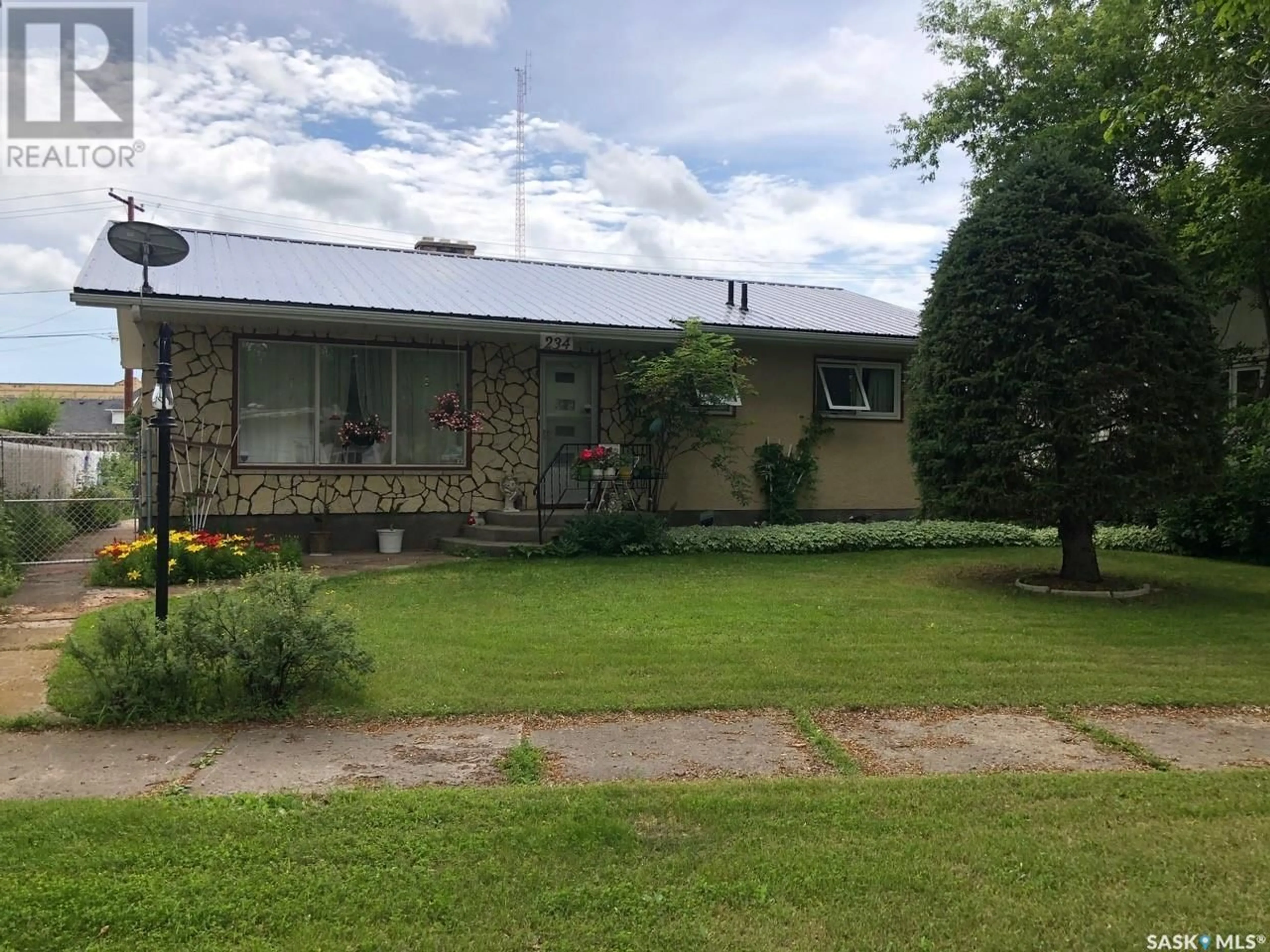 Outside view for 234 Northern AVENUE, Canora Saskatchewan S0A0L0