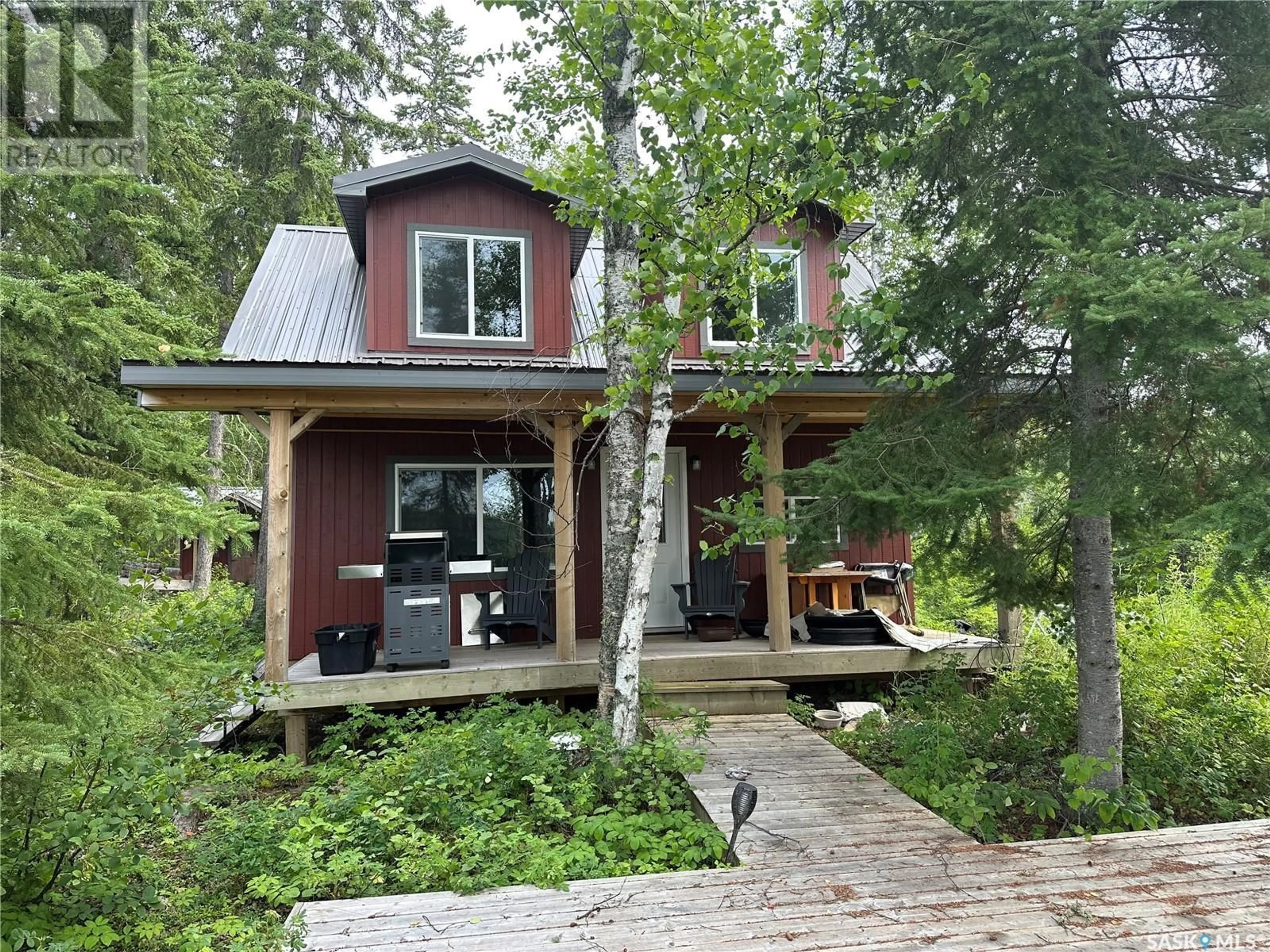 Cottage for Titled Lots in Toland Bay, Lac La Ronge Saskatchewan S0J1L0