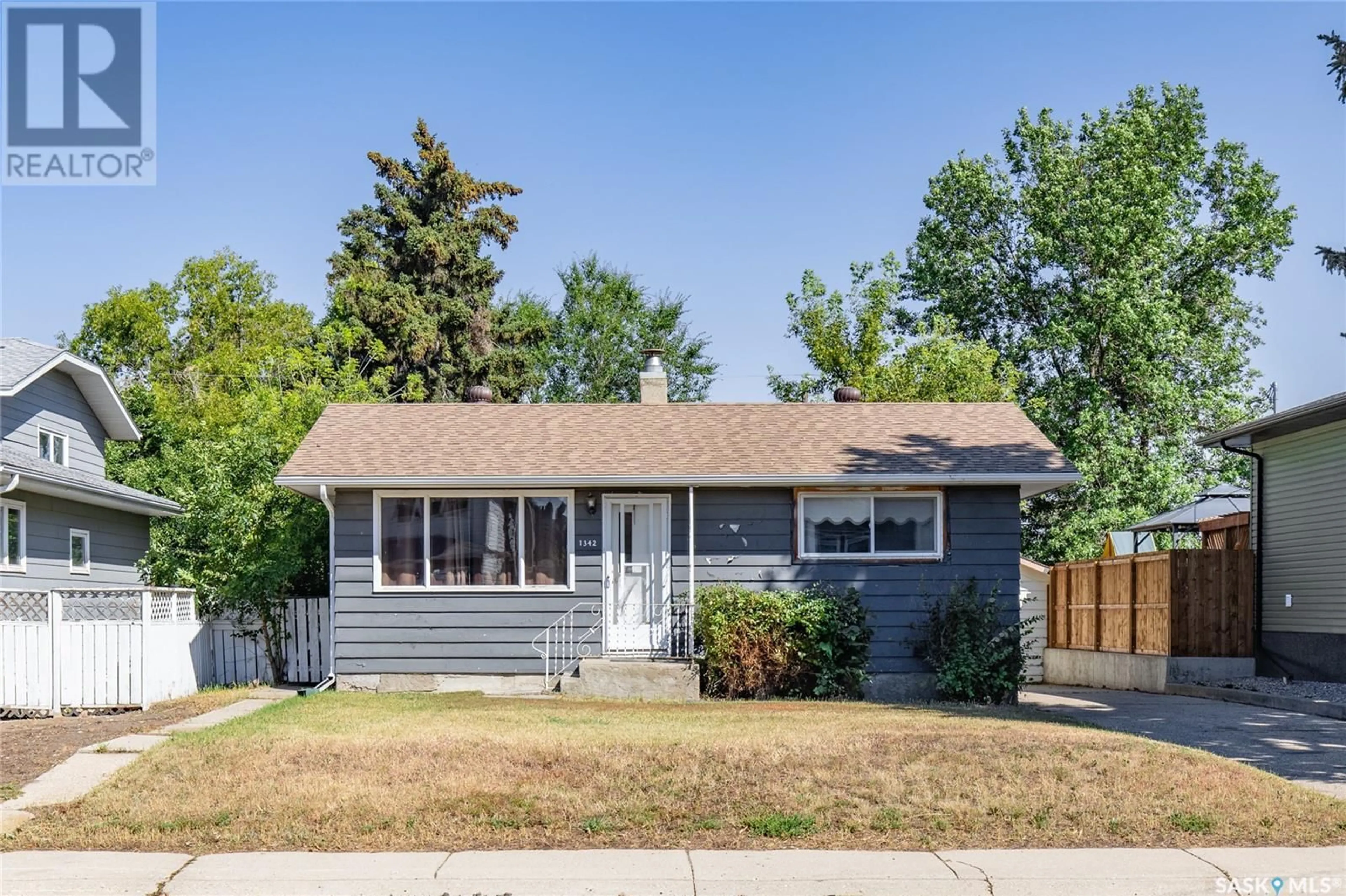 Frontside or backside of a home, cottage for 1342 GRANDVIEW STREET W, Moose Jaw Saskatchewan S6H6H8