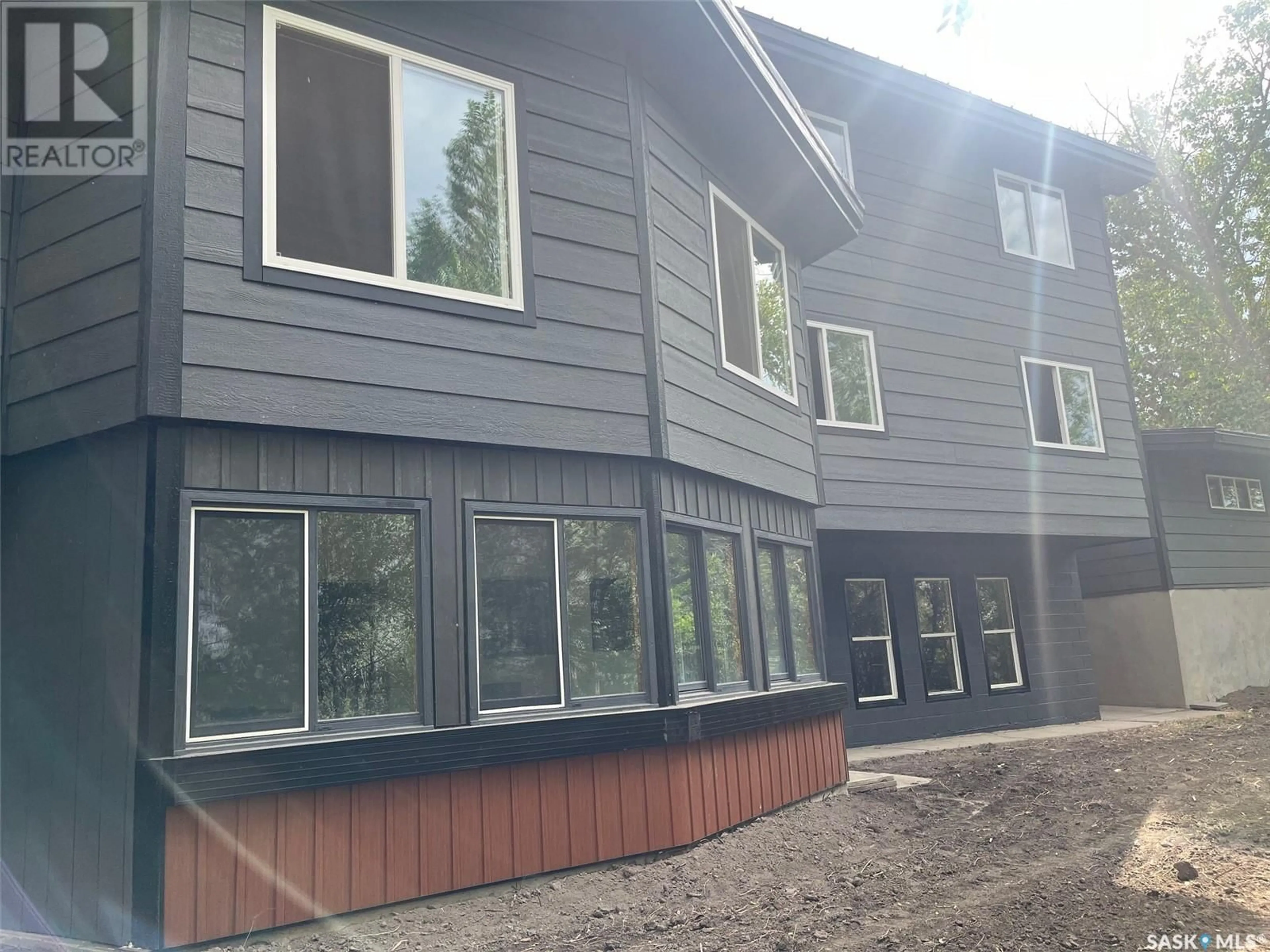Home with vinyl exterior material, building for 1130 VALLEY STREET, Estevan Saskatchewan S4A0E3