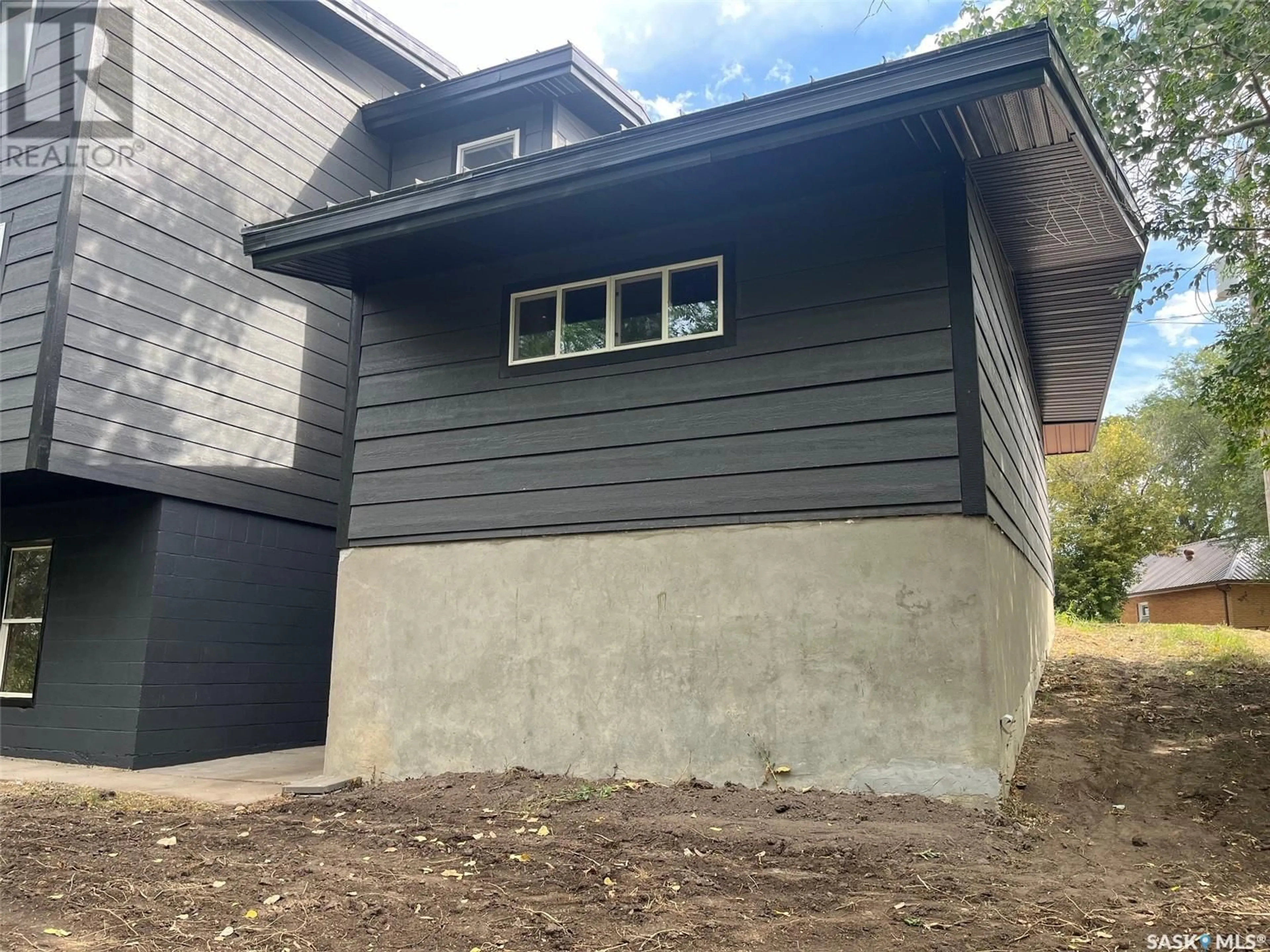 Home with vinyl exterior material, street for 1130 VALLEY STREET, Estevan Saskatchewan S4A0E3