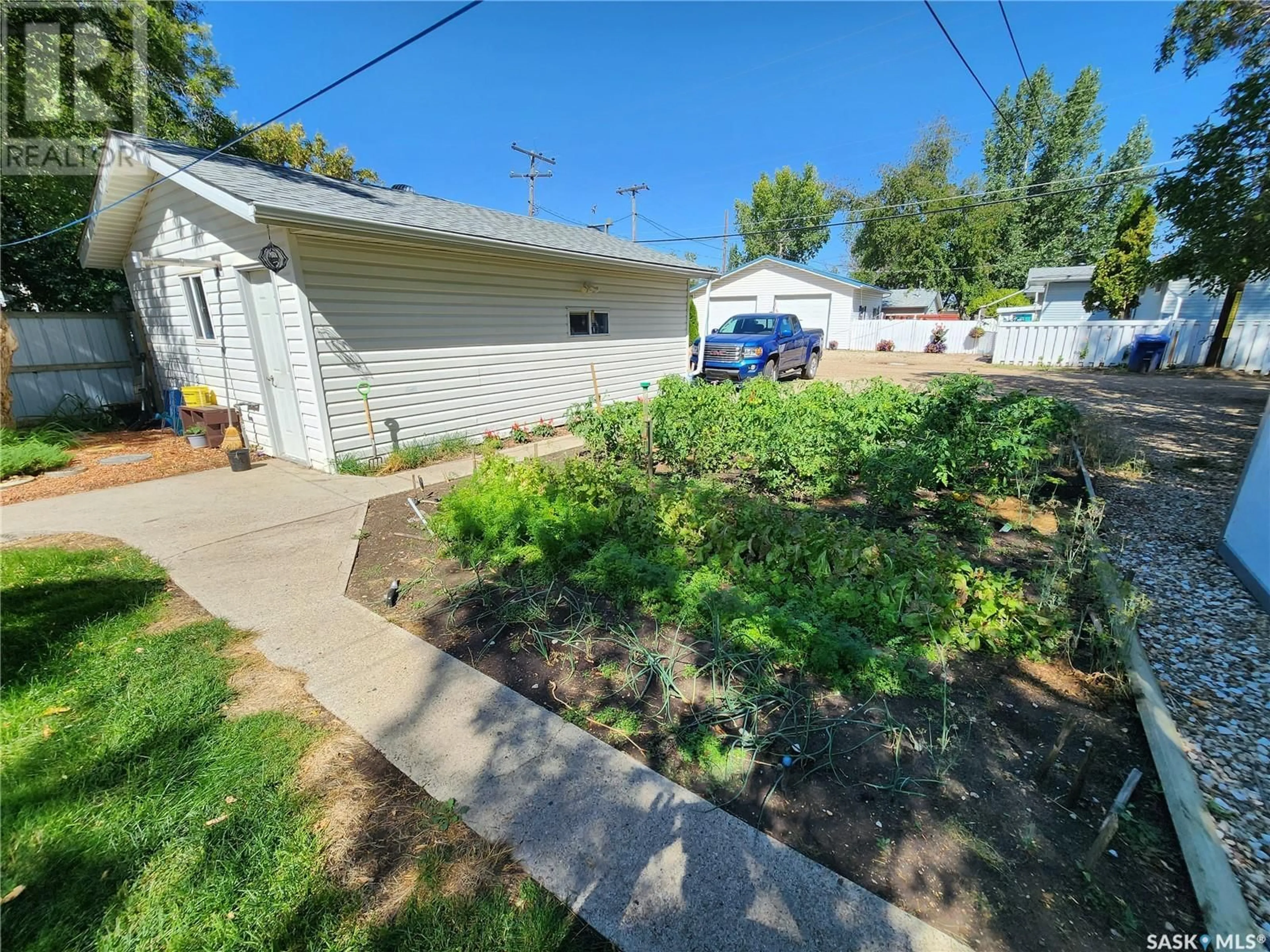 Frontside or backside of a home, the street view for 205 1st AVENUE NW, Weyburn Saskatchewan S4H1N8