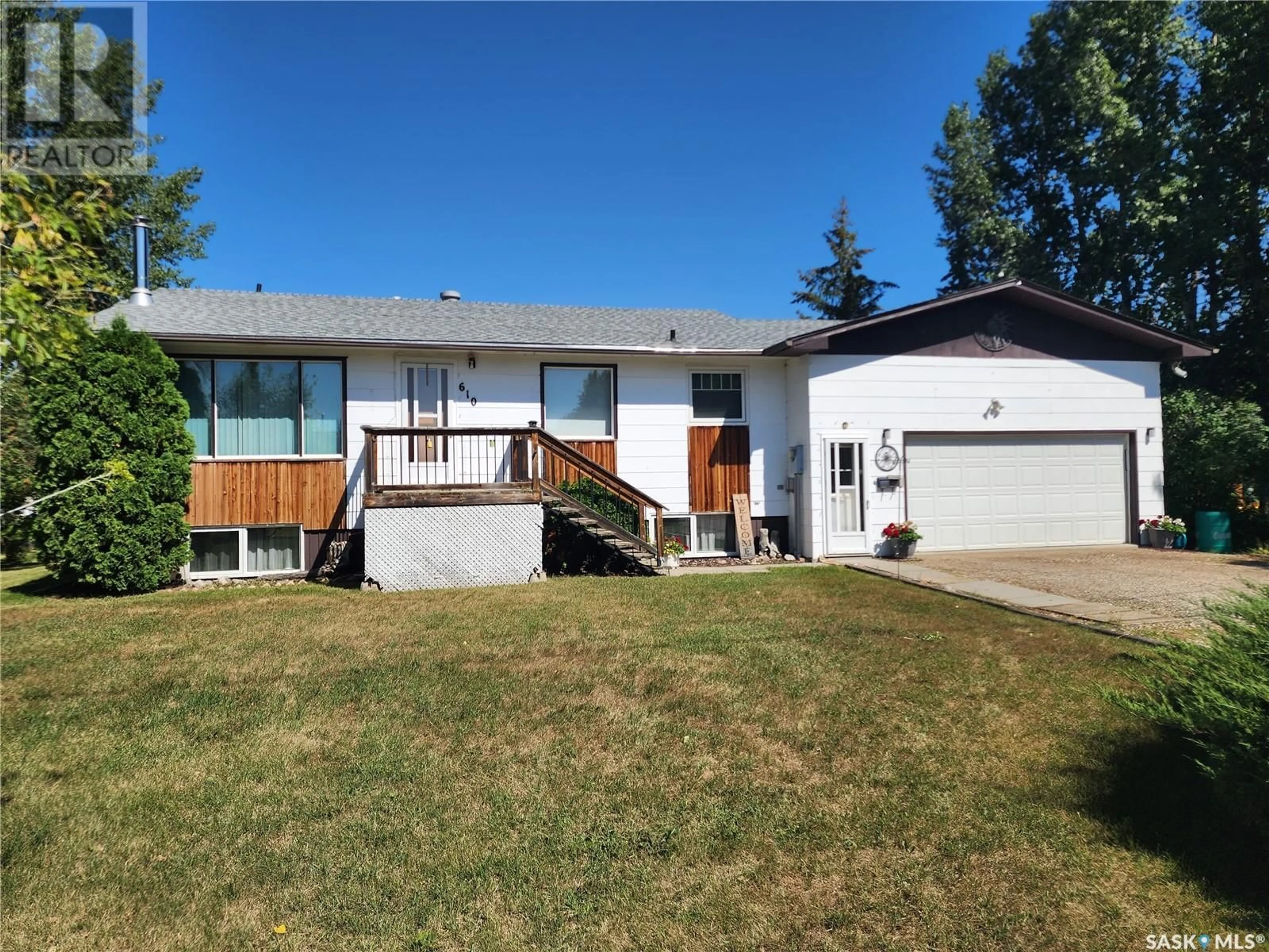 Frontside or backside of a home for 610 Assiniboia AVENUE, Grenfell Saskatchewan S0G2B0