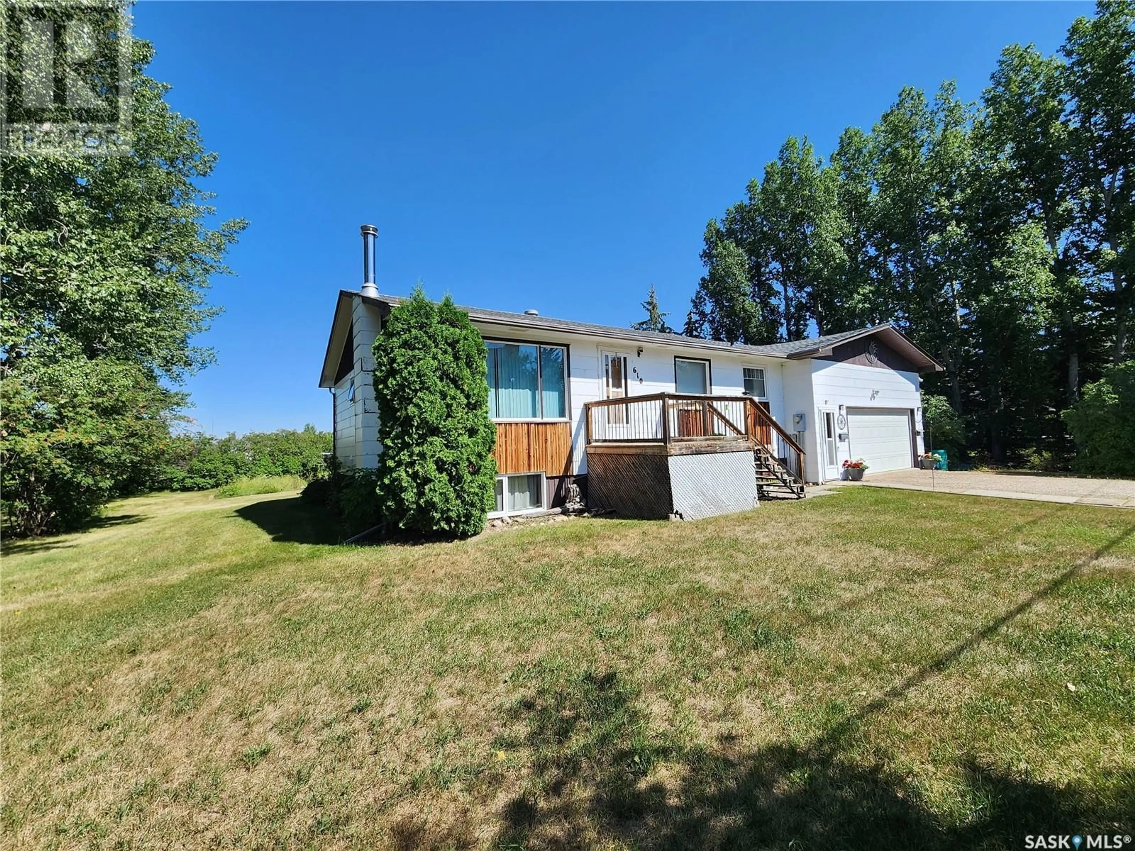 Frontside or backside of a home for 610 Assiniboia AVENUE, Grenfell Saskatchewan S0G2B0