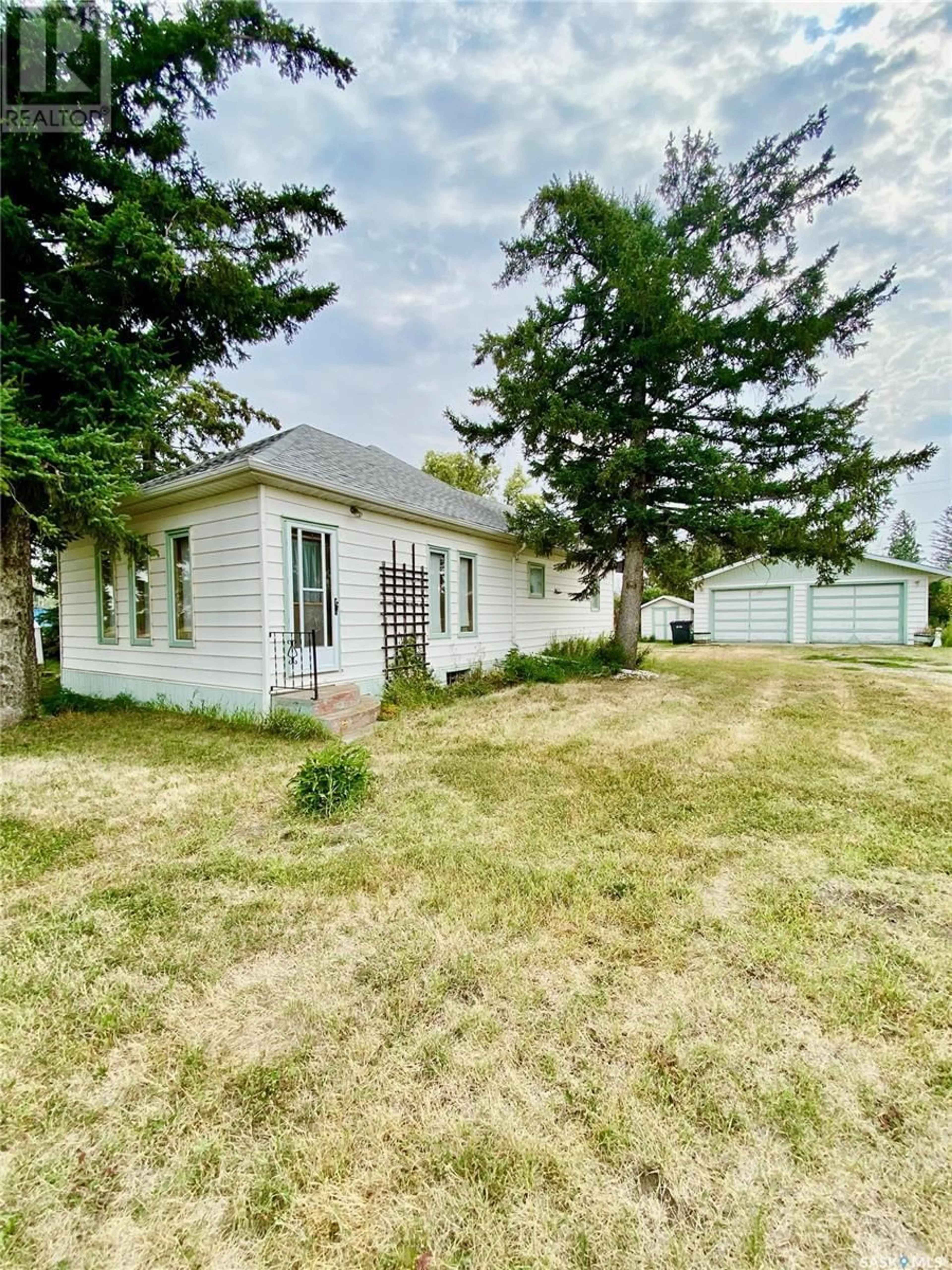 Frontside or backside of a home for 621 Herbert STREET, Brownlee Saskatchewan S0H0M0