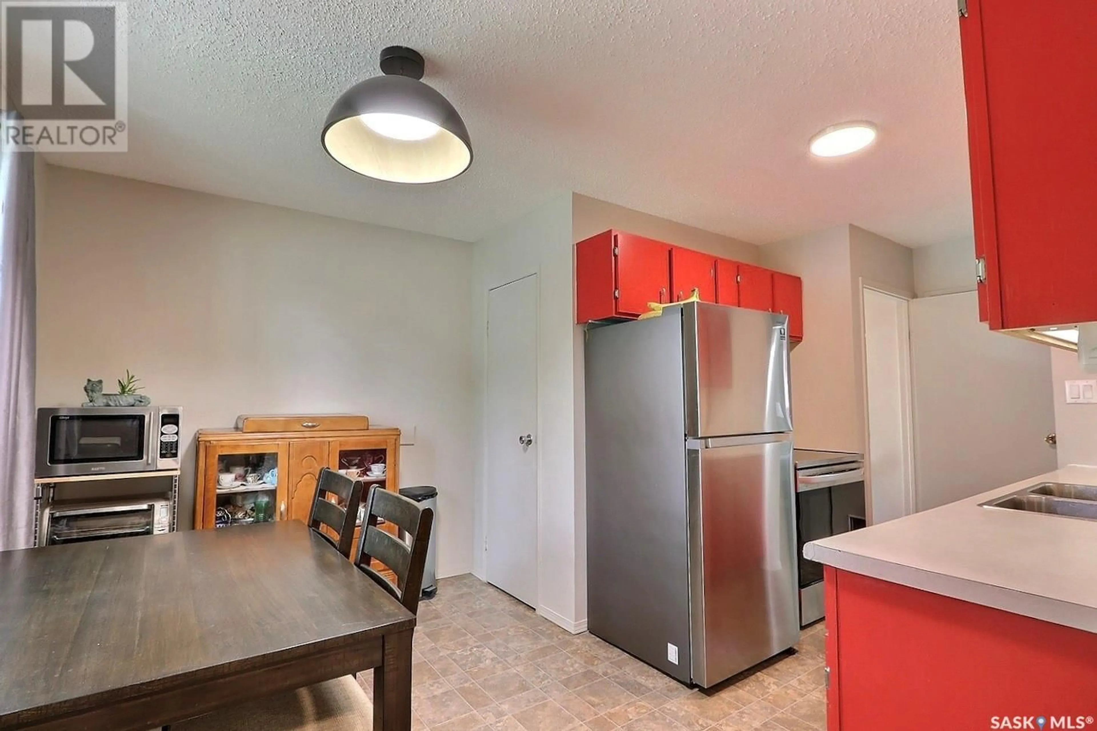 Standard kitchen for 547 MacArthur DRIVE, Prince Albert Saskatchewan S6V5X5