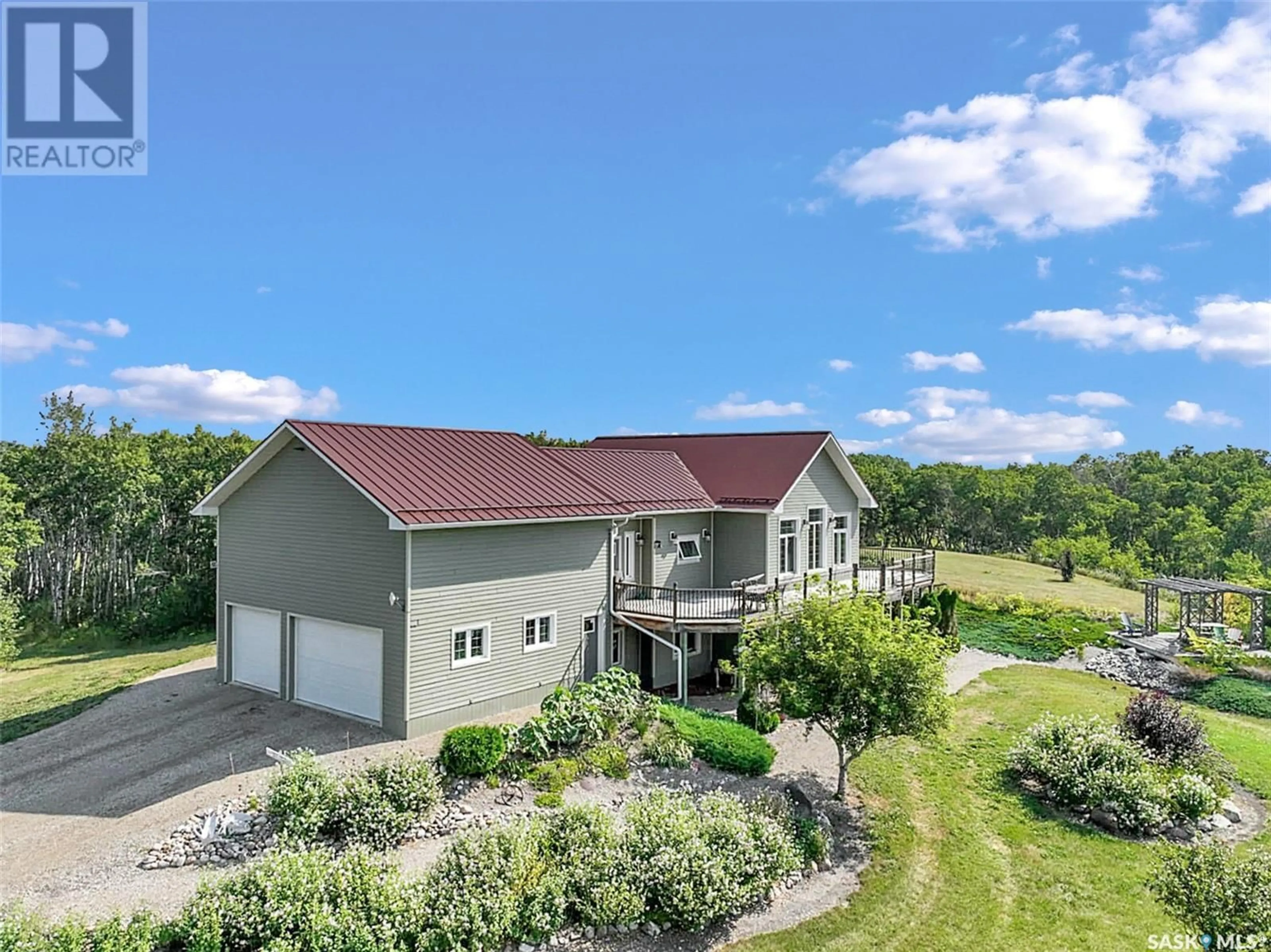 A pic from outside/outdoor area/front of a property/back of a property/a pic from drone, unknown for 637 ACREAGE, Fertile Belt Rm No. 183 Saskatchewan S0A0X0