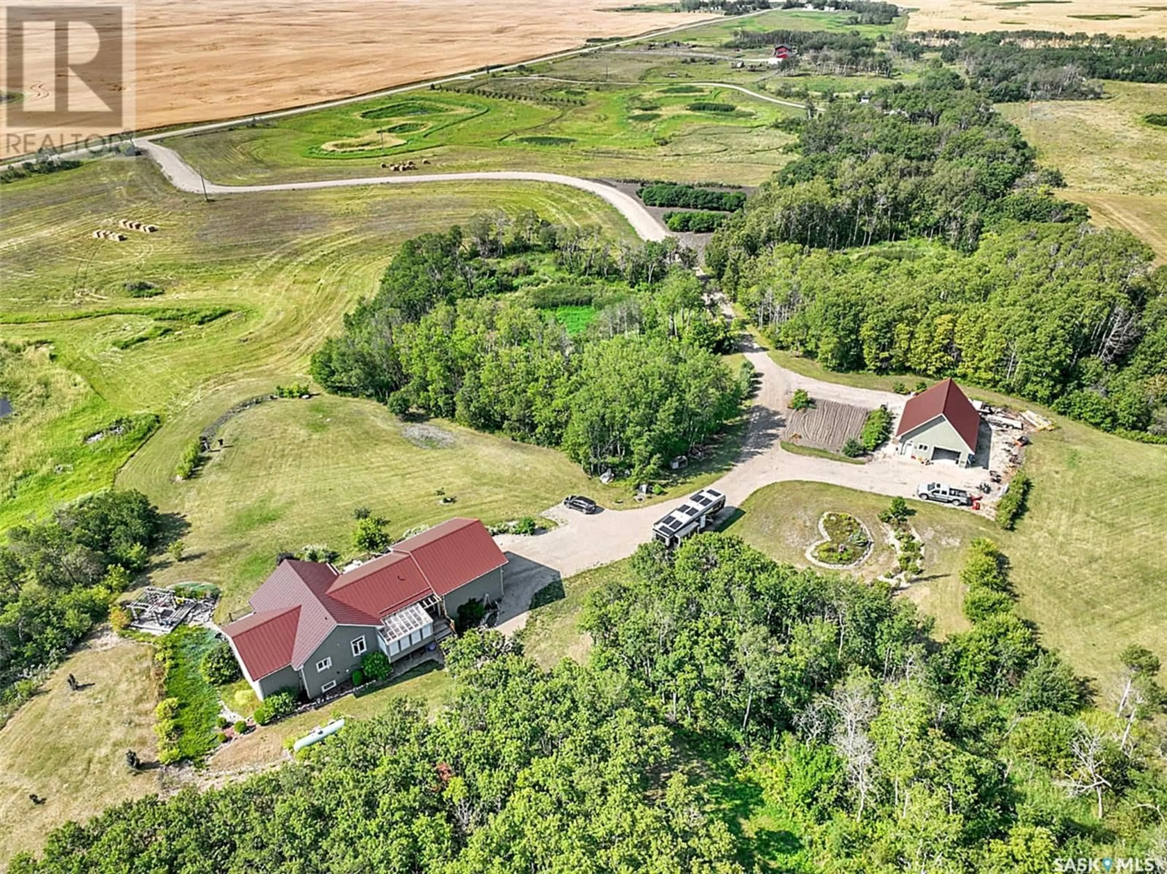 A pic from outside/outdoor area/front of a property/back of a property/a pic from drone, unknown for 637 ACREAGE, Fertile Belt Rm No. 183 Saskatchewan S0A0X0