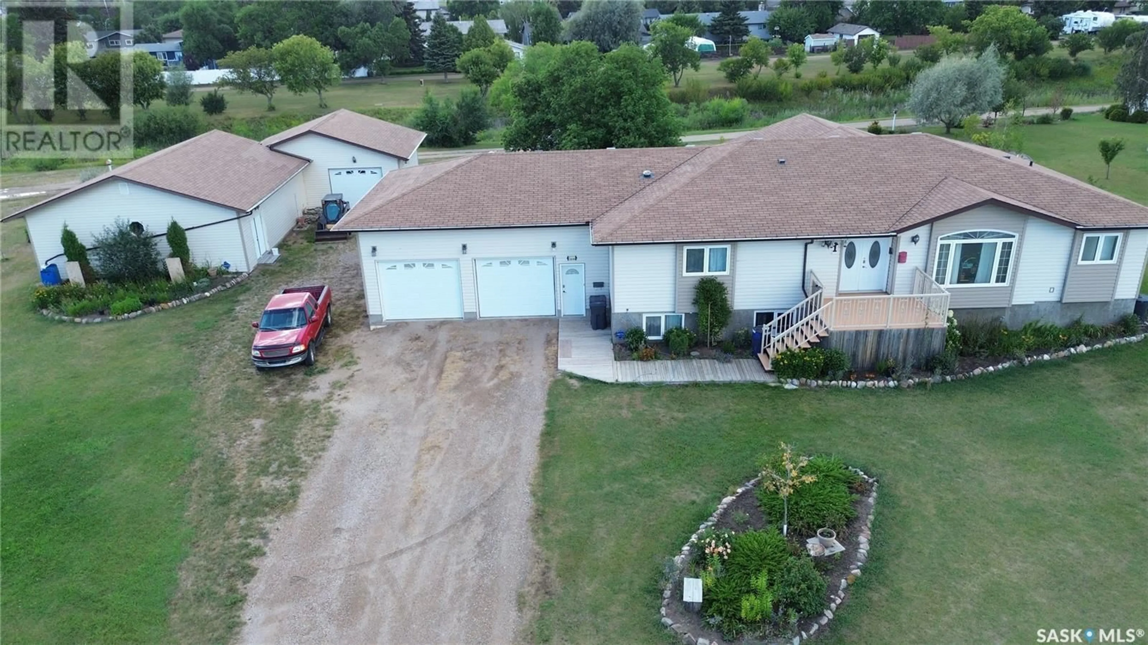 Frontside or backside of a home for 1 Park BOULEVARD, Melville Saskatchewan S0A2P0