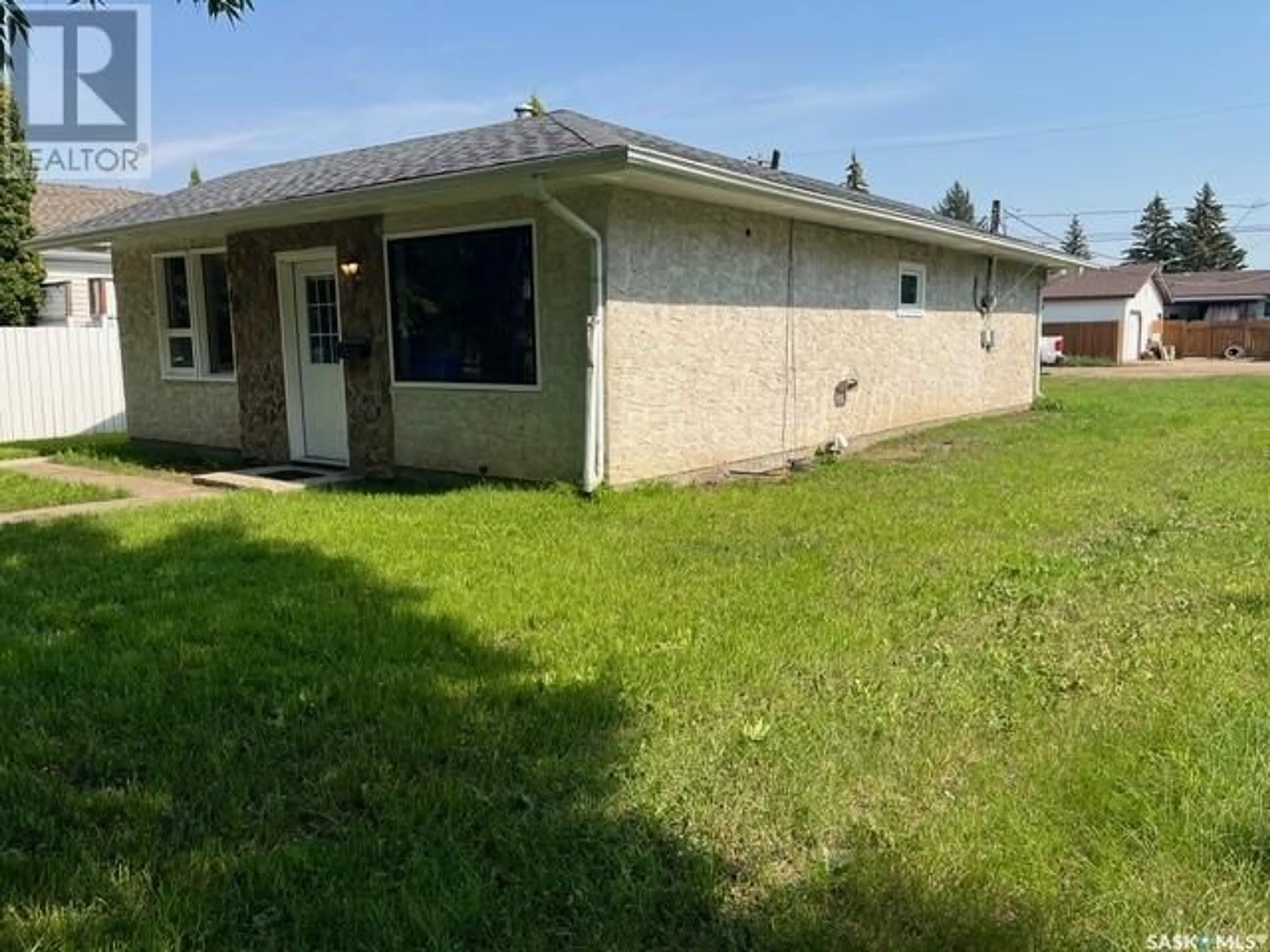 Frontside or backside of a home for 652 102nd STREET, North Battleford Saskatchewan S9A1E1