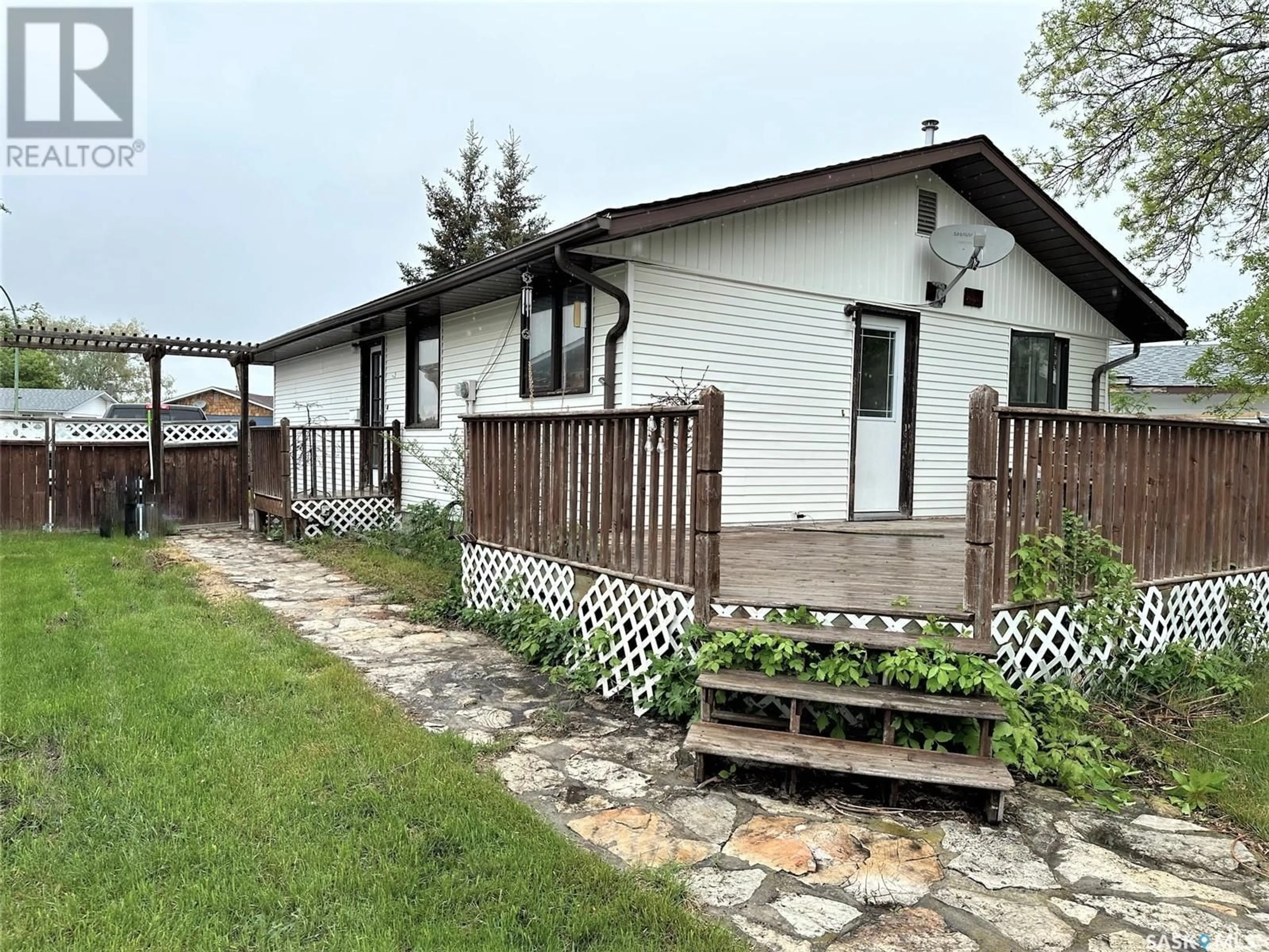 Cottage for 713 Birch CRESCENT, Hudson Bay Saskatchewan S0E0Y0