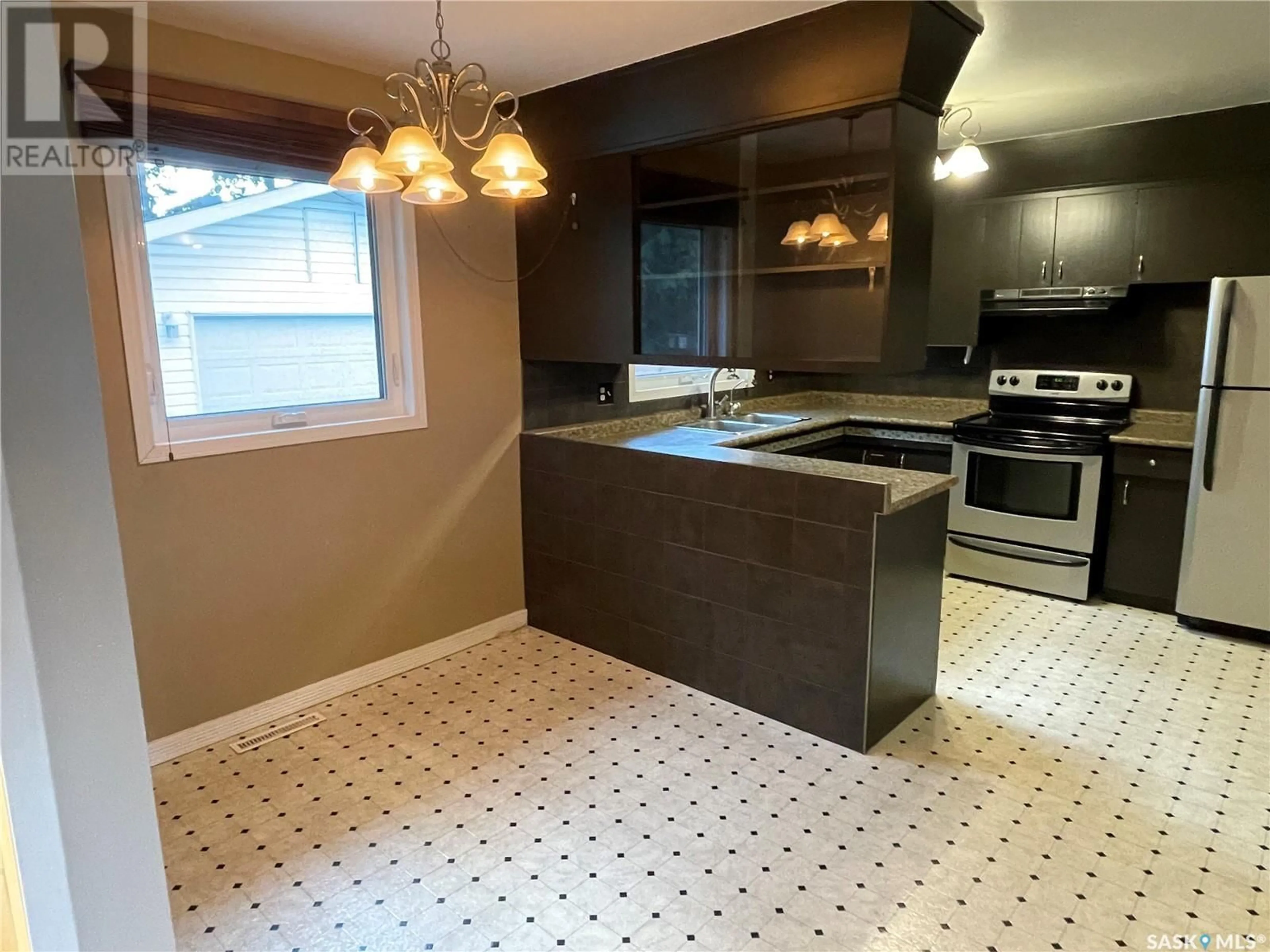 Open concept kitchen, ceramic/tile floor for 45 Dalewood CRESCENT, Yorkton Saskatchewan S3N2P6