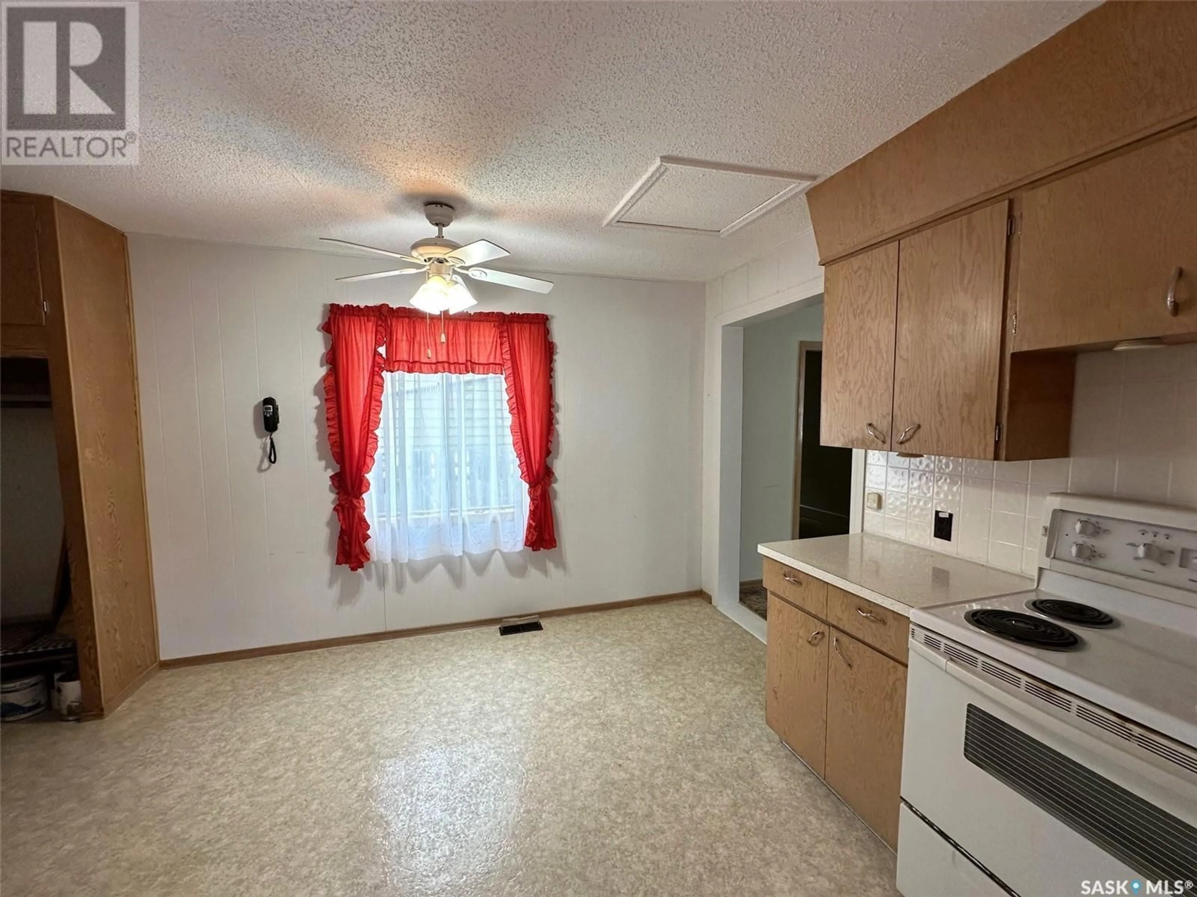 Standard kitchen, unknown floor, cottage for 206 Prince STREET, Hudson Bay Saskatchewan S0E0Y0