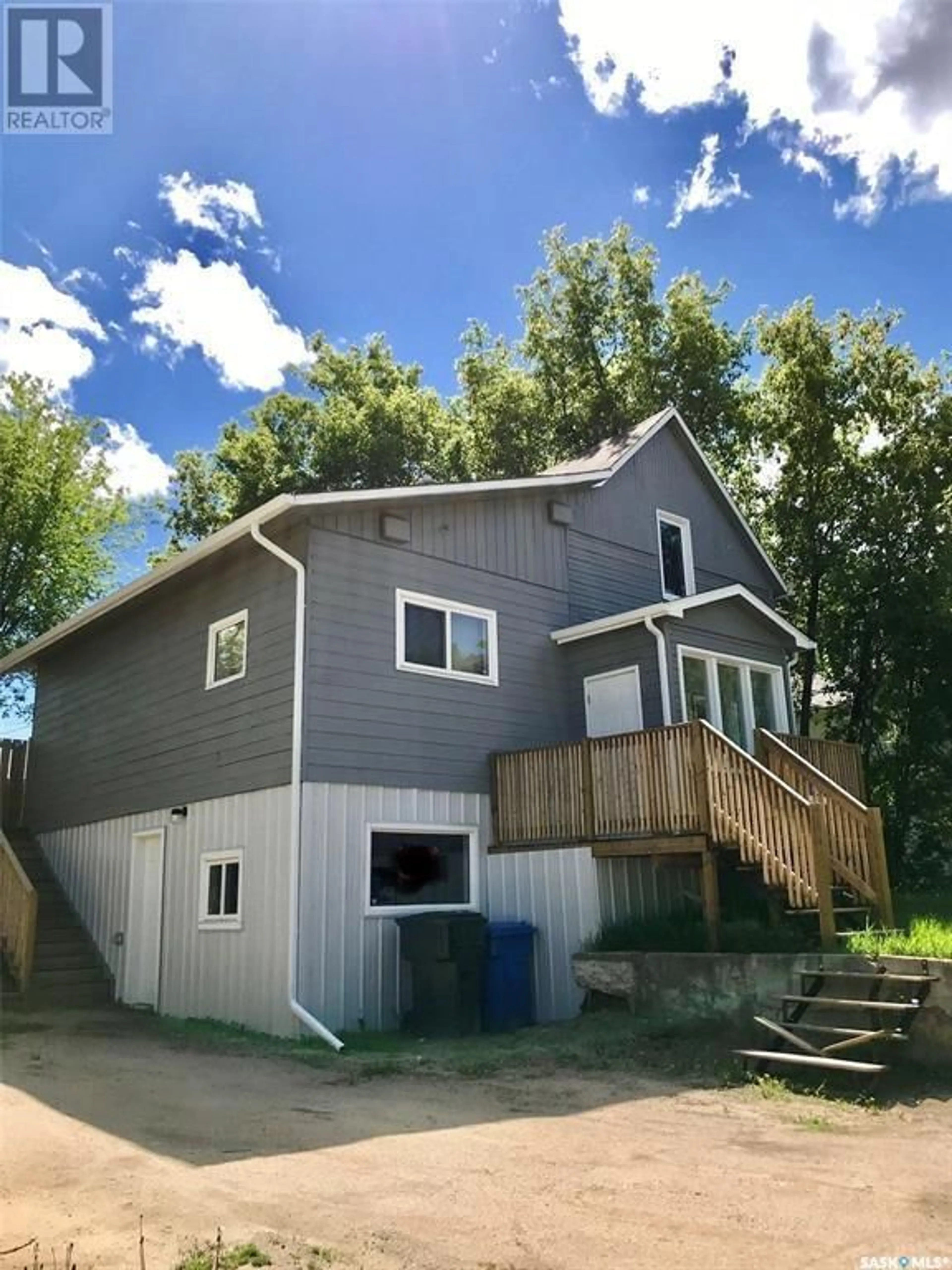 Frontside or backside of a home for 613 13th STREET W, Prince Albert Saskatchewan S6V3H1