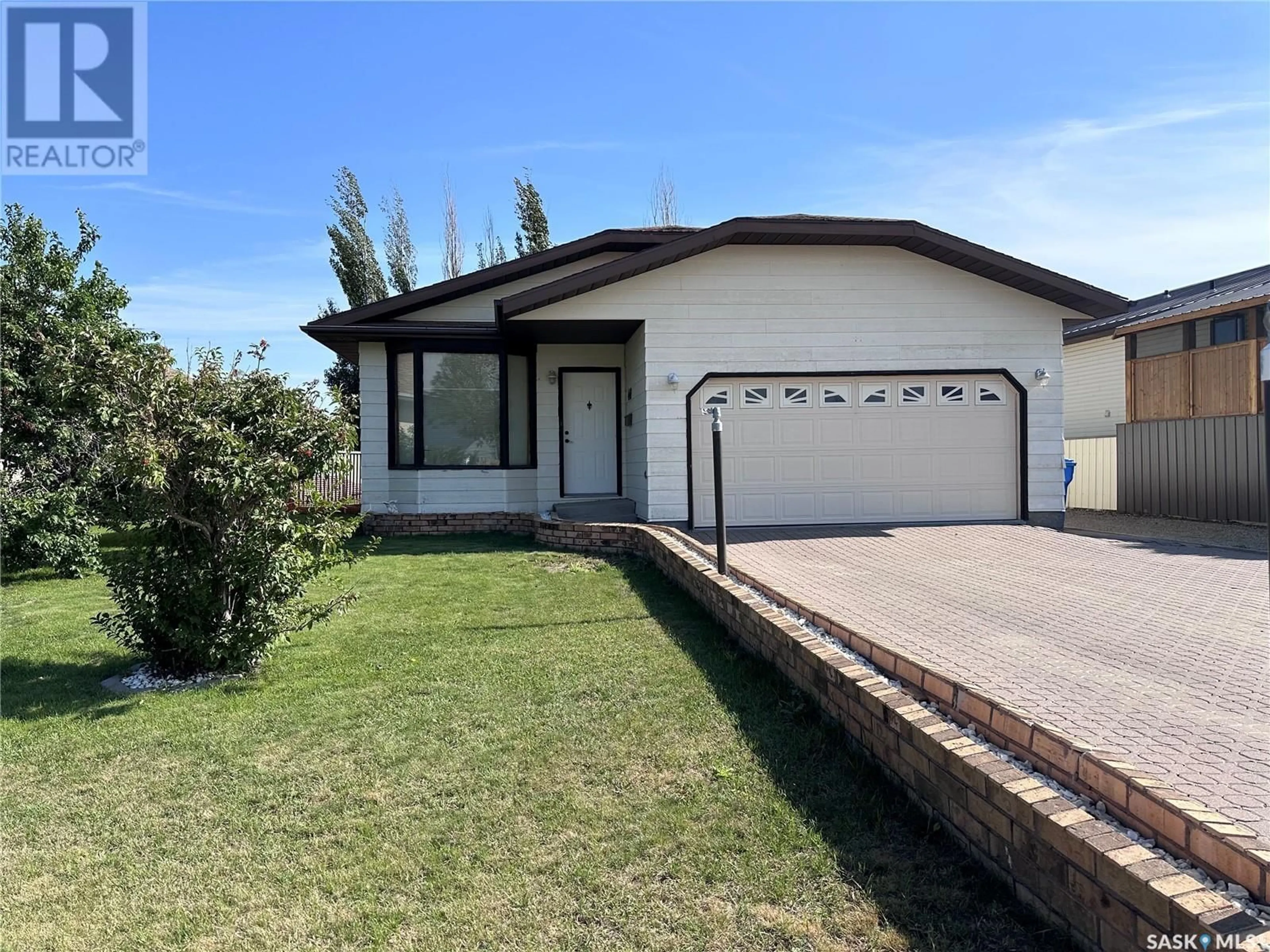 Frontside or backside of a home for 441 Petterson DRIVE, Estevan Saskatchewan S4A2P5