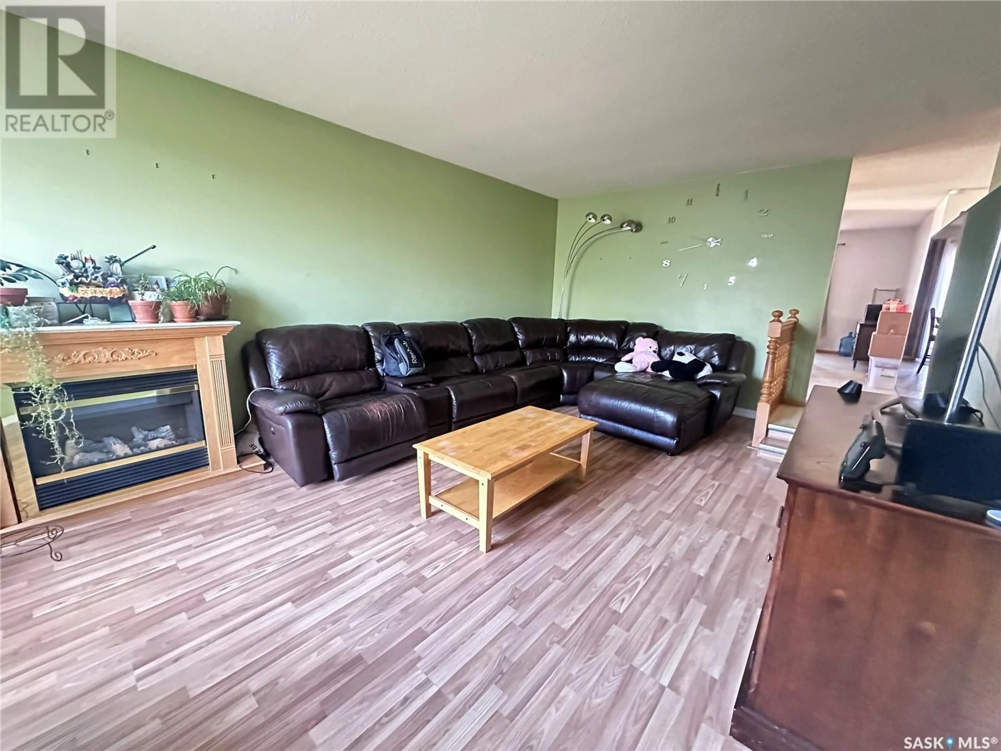 Living room for 441 Petterson DRIVE, Estevan Saskatchewan S4A2P5