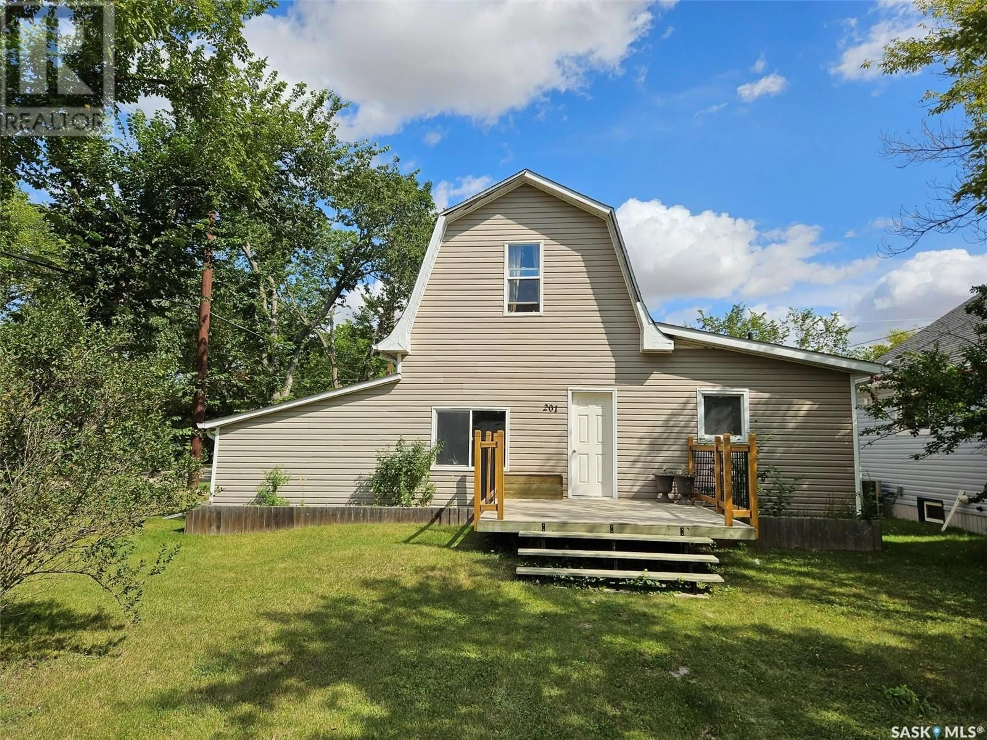 Frontside or backside of a home for 201 5th STREET W, Carlyle Saskatchewan S0C0R0