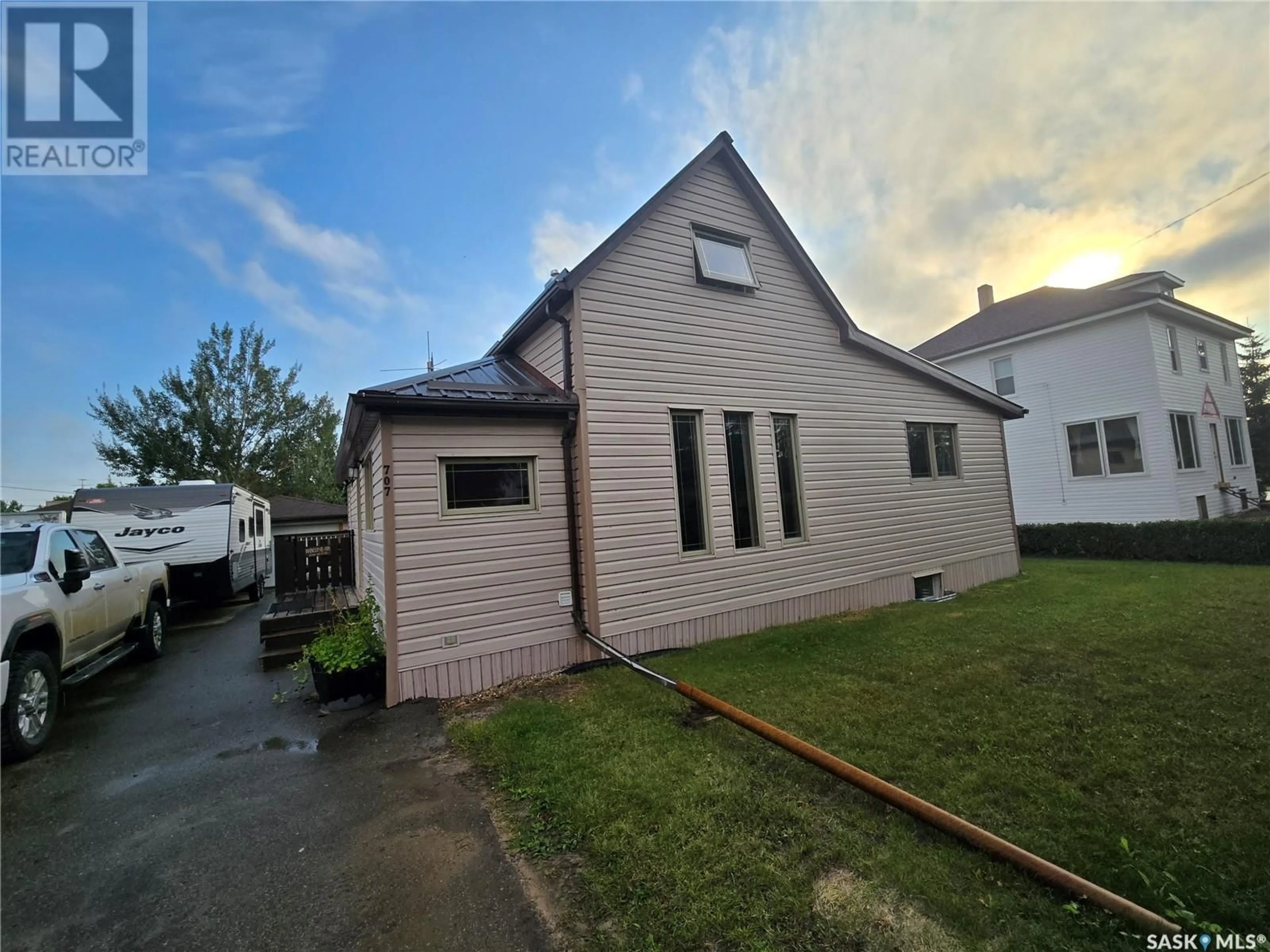 Frontside or backside of a home for 707 1st STREET, Kipling Saskatchewan S0G2S0