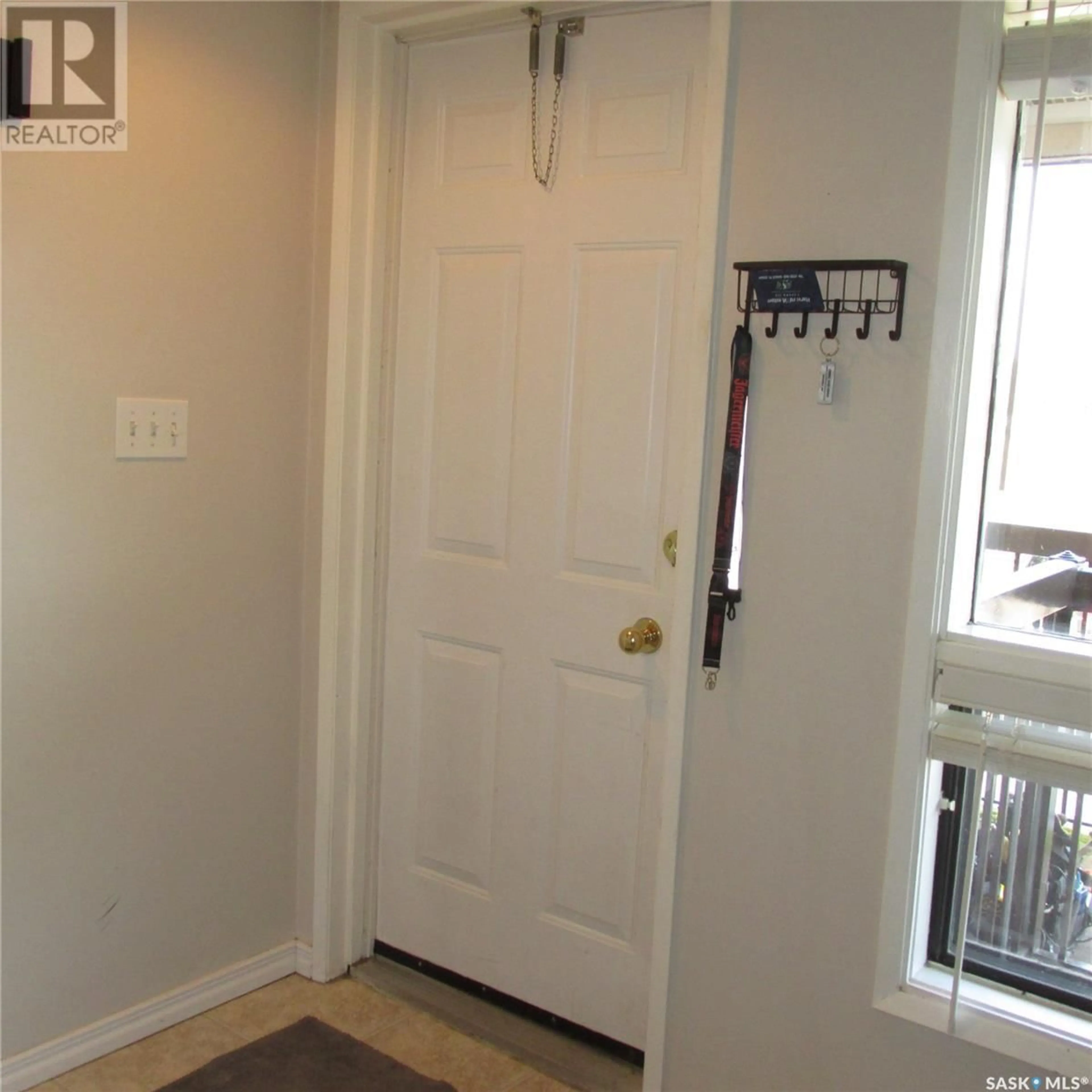 Indoor entryway, not visible floor for 156 Gore PLACE, Regina Saskatchewan S4T7S4