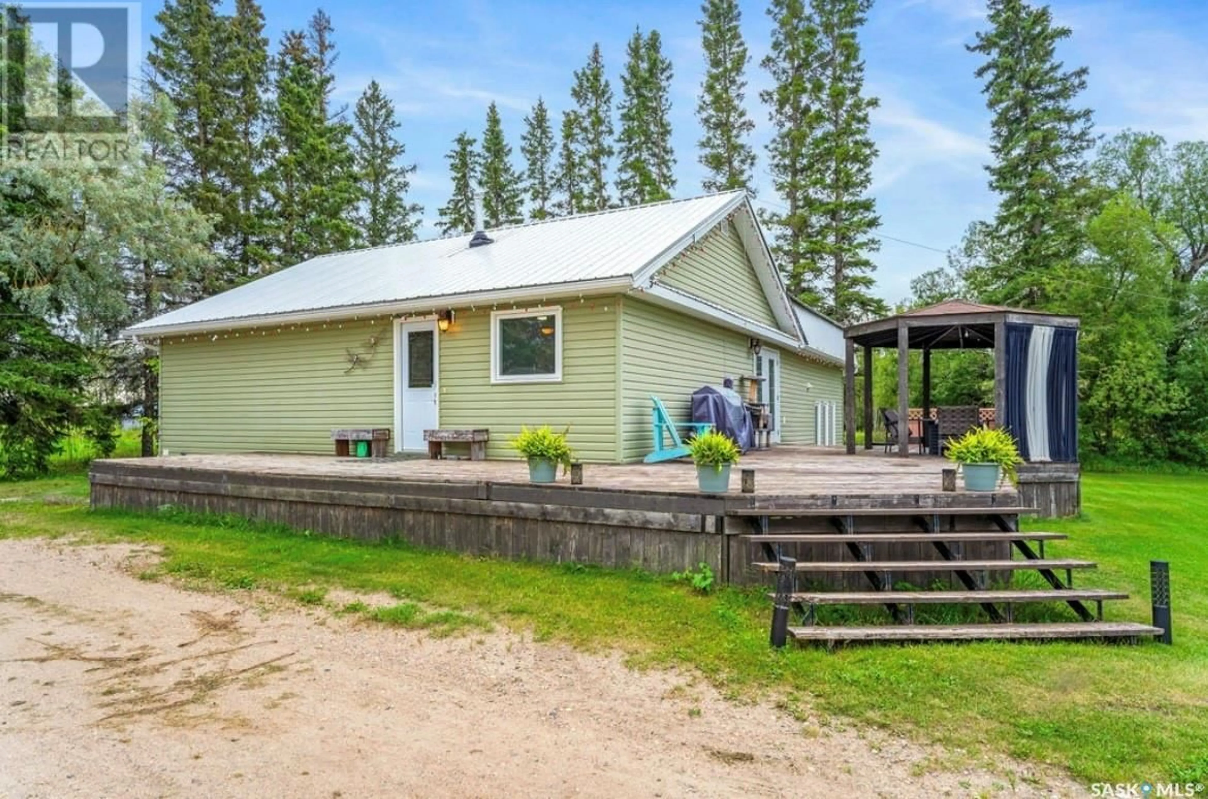 Cottage for White Acreage, Smeaton Saskatchewan S0J2J0