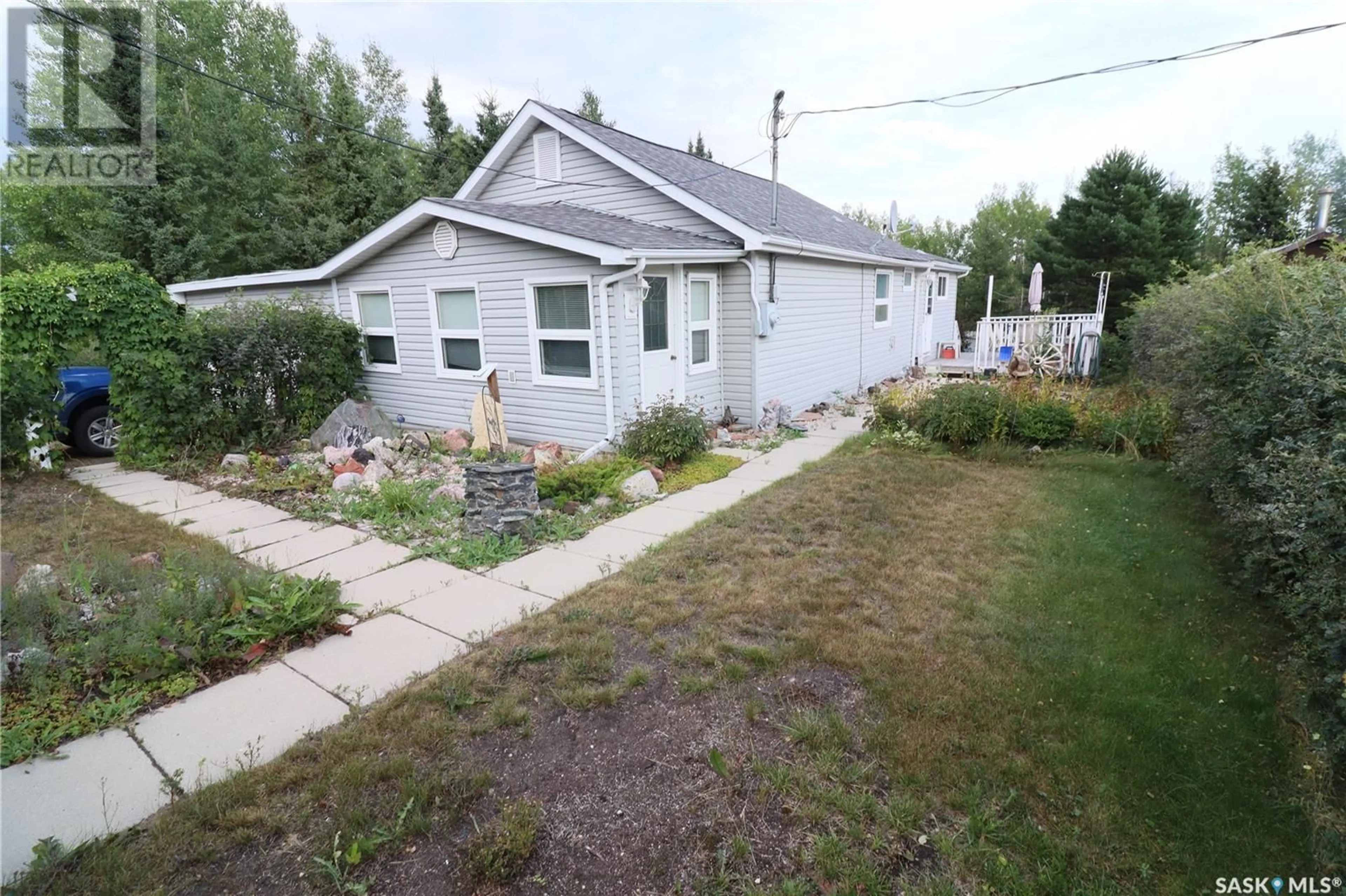 Frontside or backside of a home for 308 1st STREET E, Creighton Saskatchewan S0P0A0