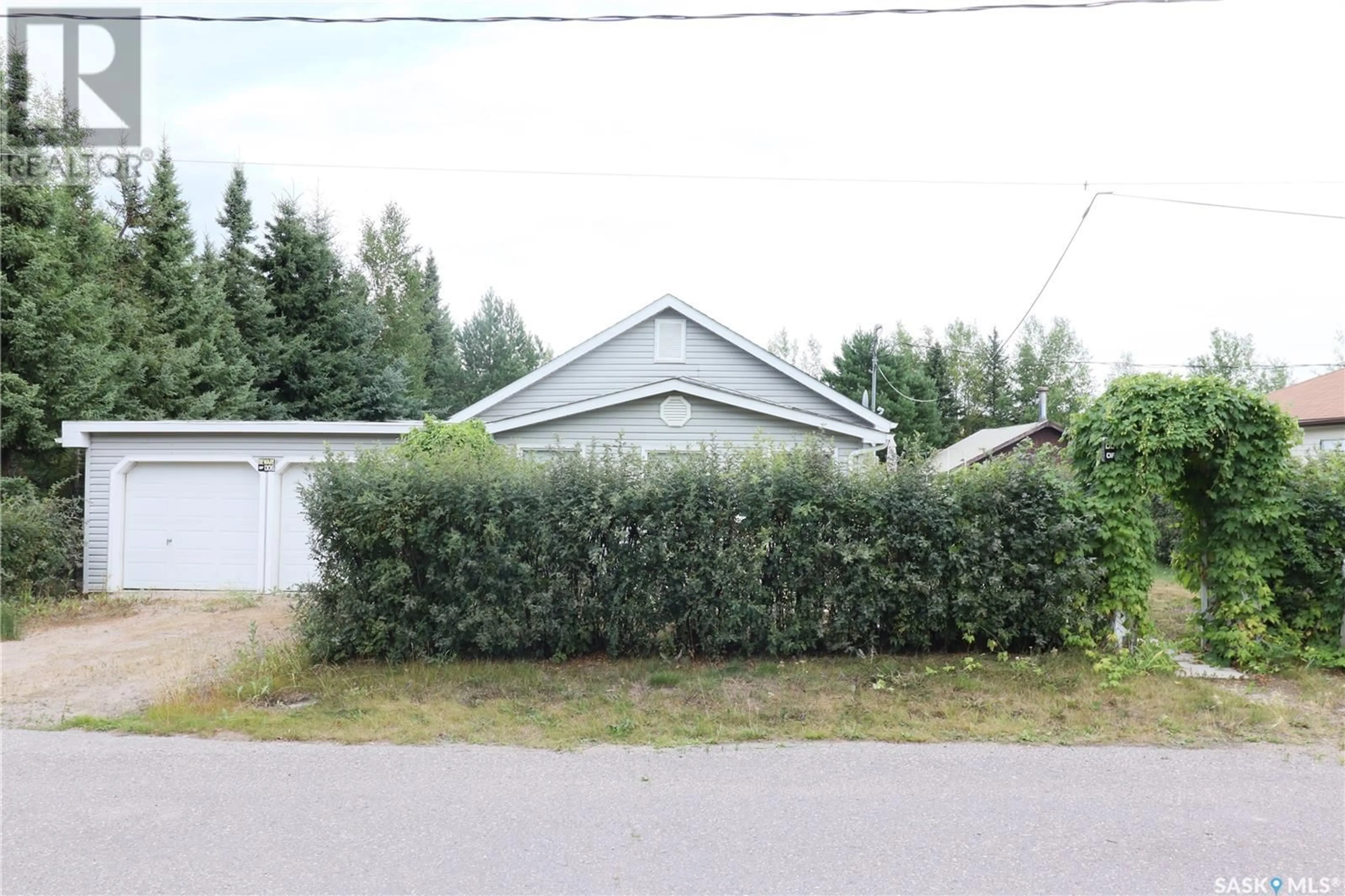 Frontside or backside of a home for 308 1st STREET E, Creighton Saskatchewan S0P0A0