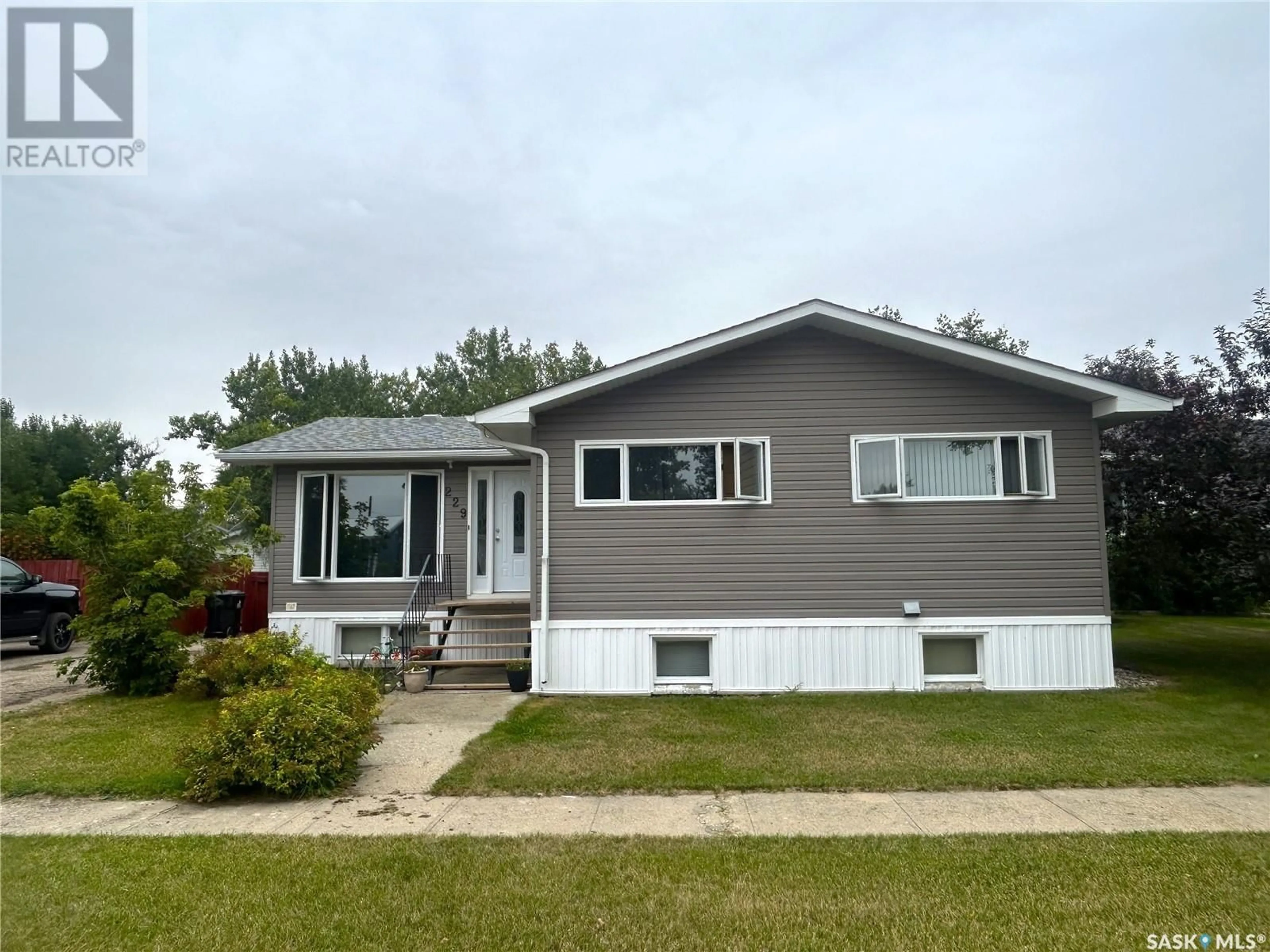 Home with vinyl exterior material, street for 229 ALDRIDGE STREET, Bienfait Saskatchewan S0C0M0