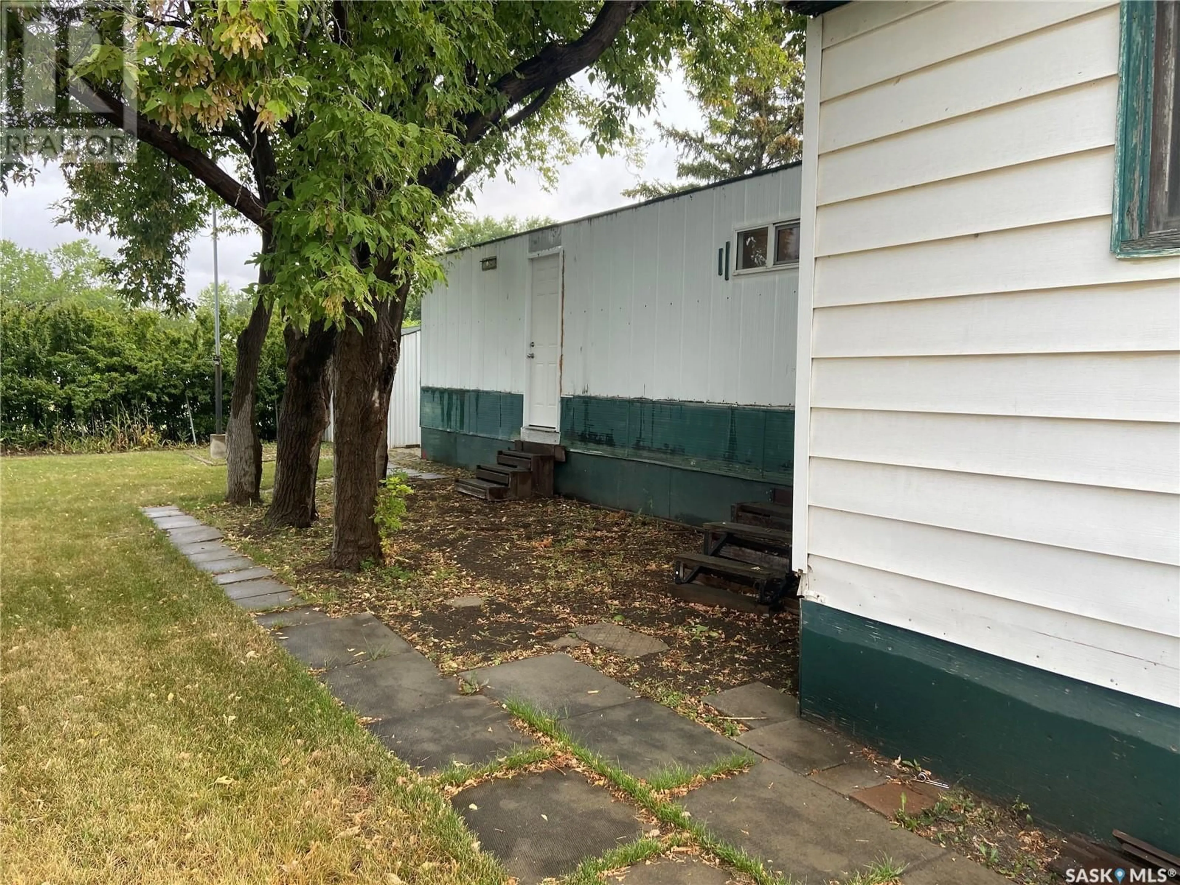 Shed for 3F-1400 12th AVENUE E, Regina Saskatchewan S4N0M6