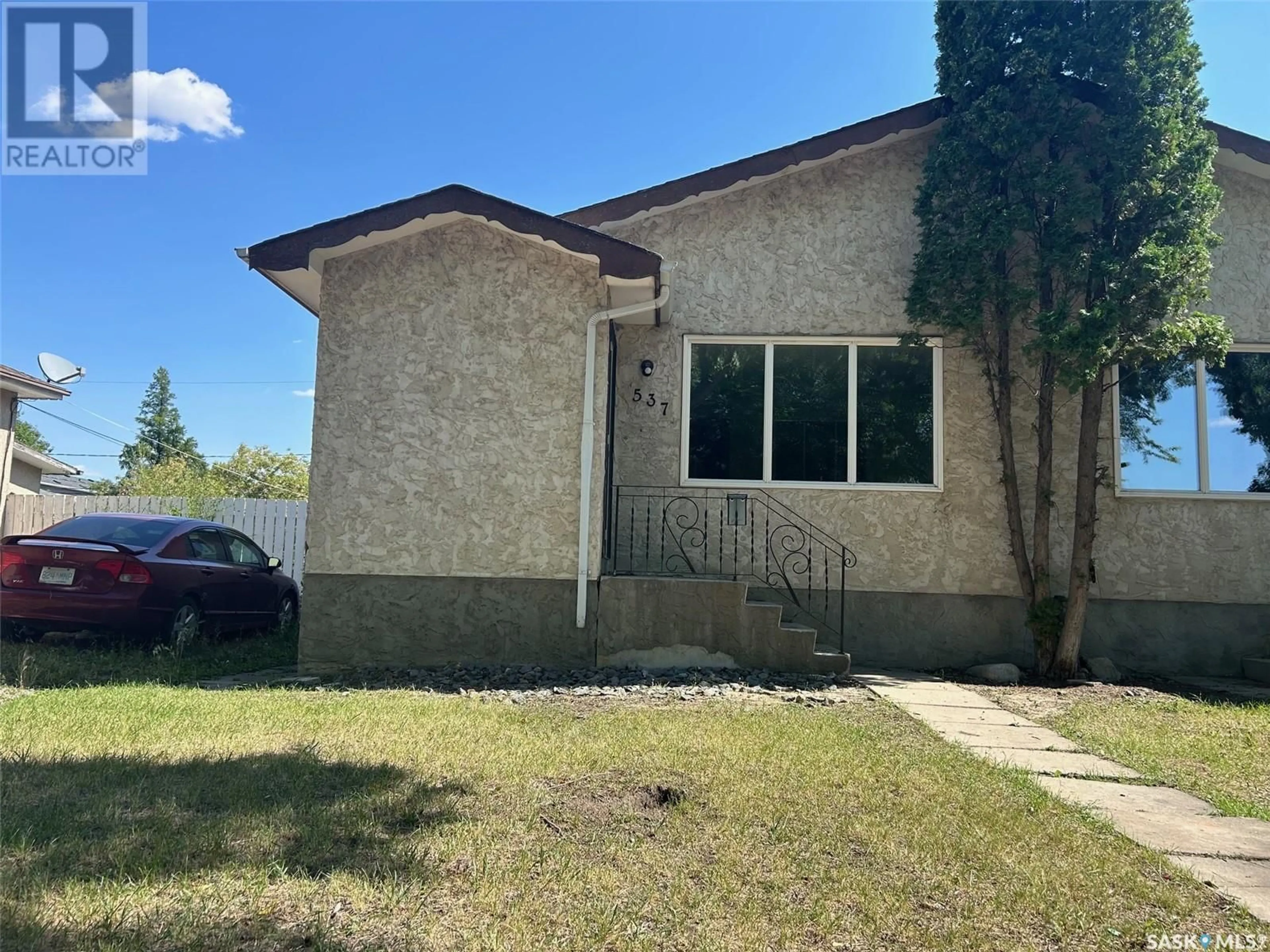 Frontside or backside of a home for 537 Ottawa STREET, Regina Saskatchewan S4R1P1