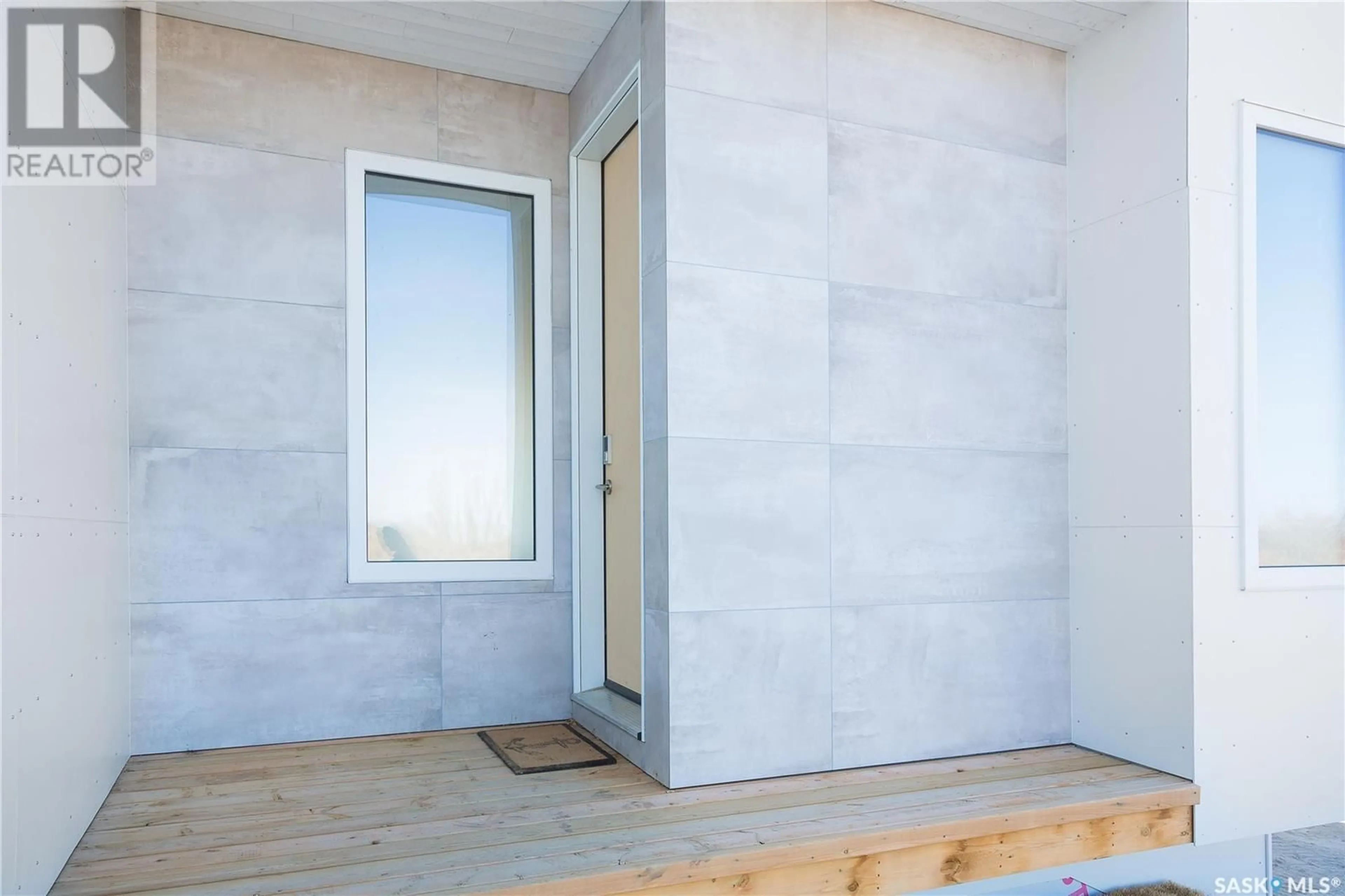 Indoor entryway for 43 HADLEY ROAD, Prince Albert Saskatchewan S6X0A6