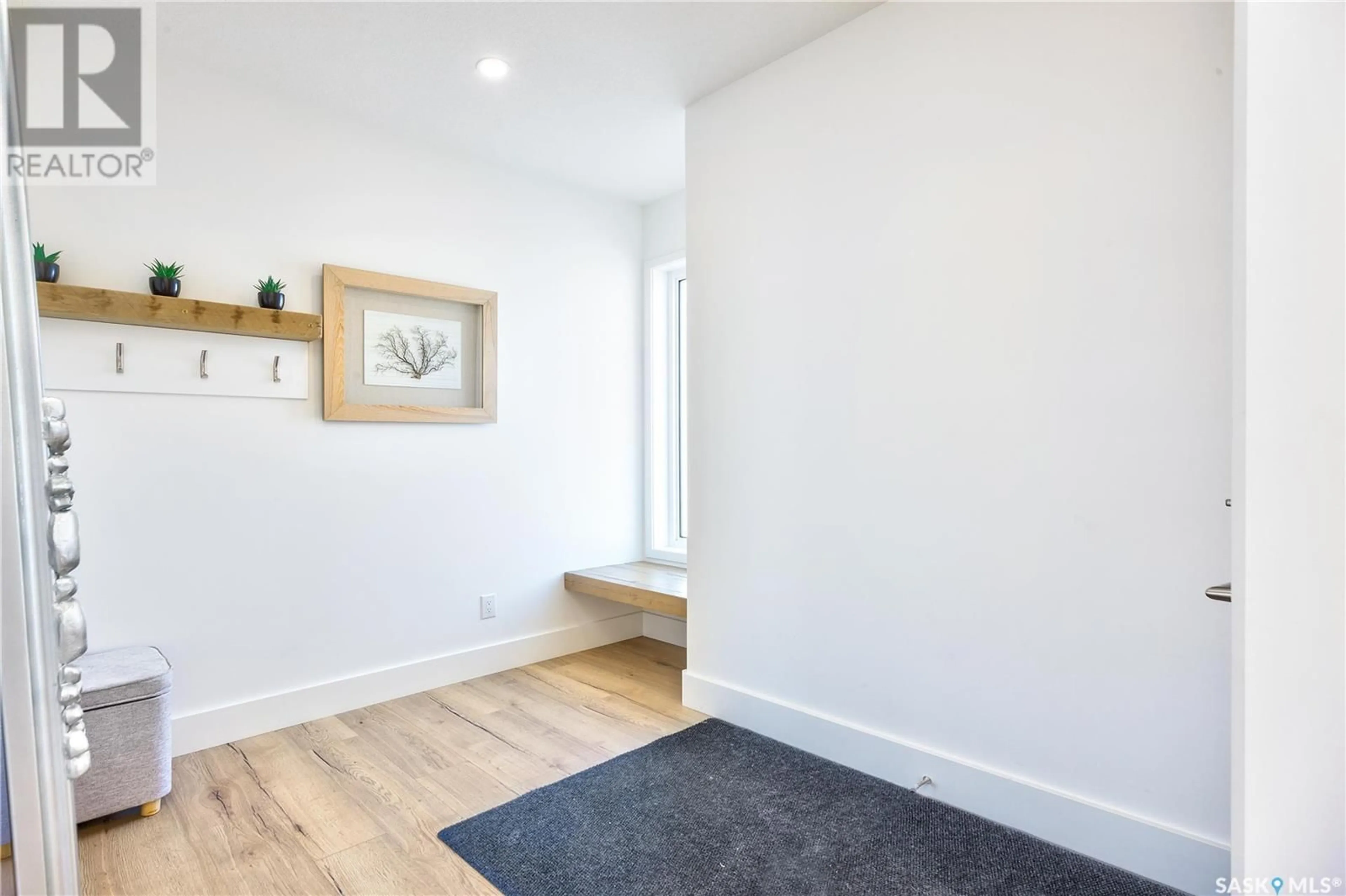 Indoor entryway for 43 HADLEY ROAD, Prince Albert Saskatchewan S6X0A6