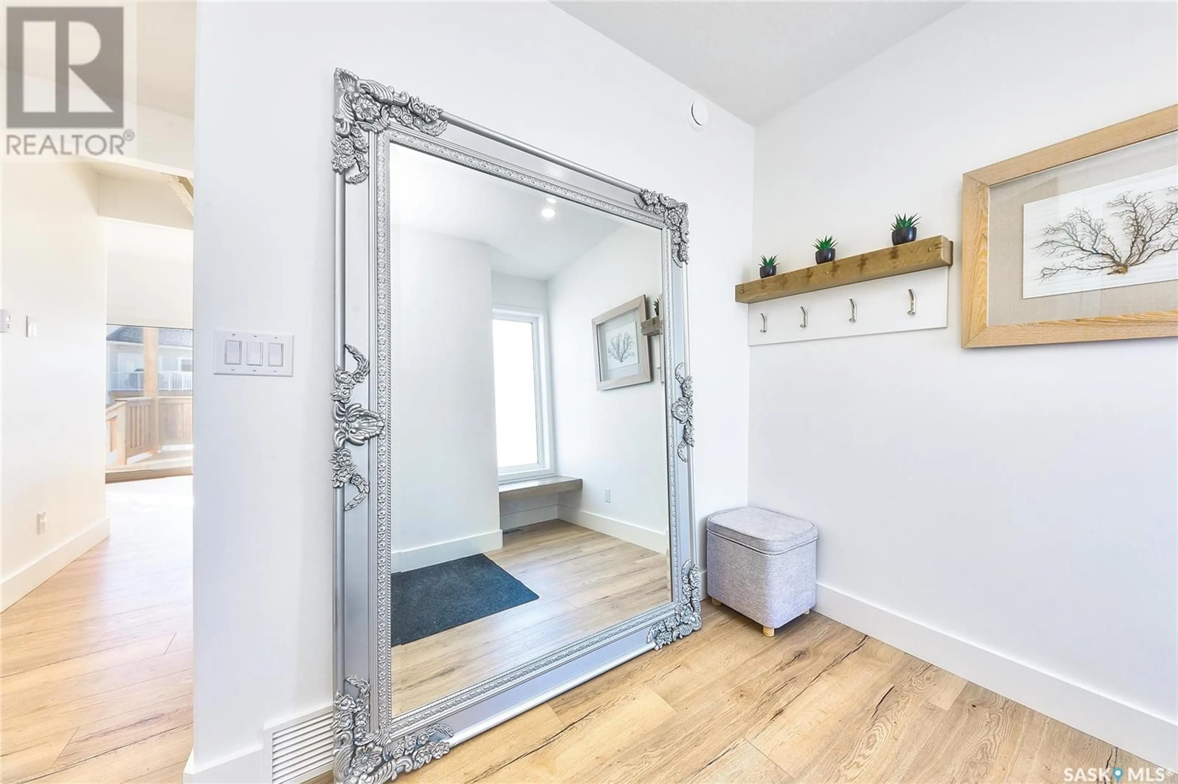 Indoor entryway, wood floors for 43 Hadley ROAD, Prince Albert Saskatchewan S6X0A6