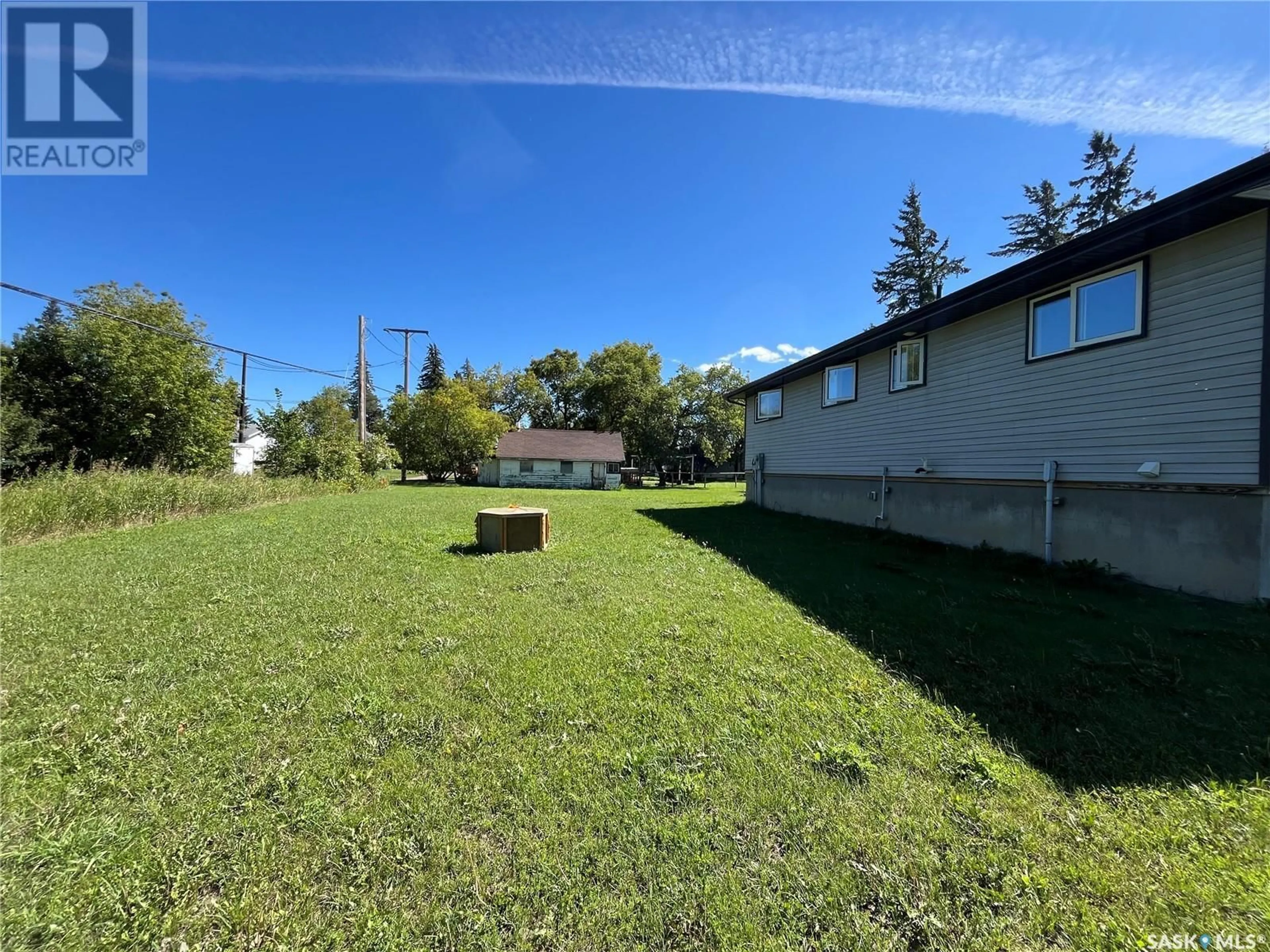 Fenced yard for 408 Railway AVENUE, Rocanville Saskatchewan S0A3L0