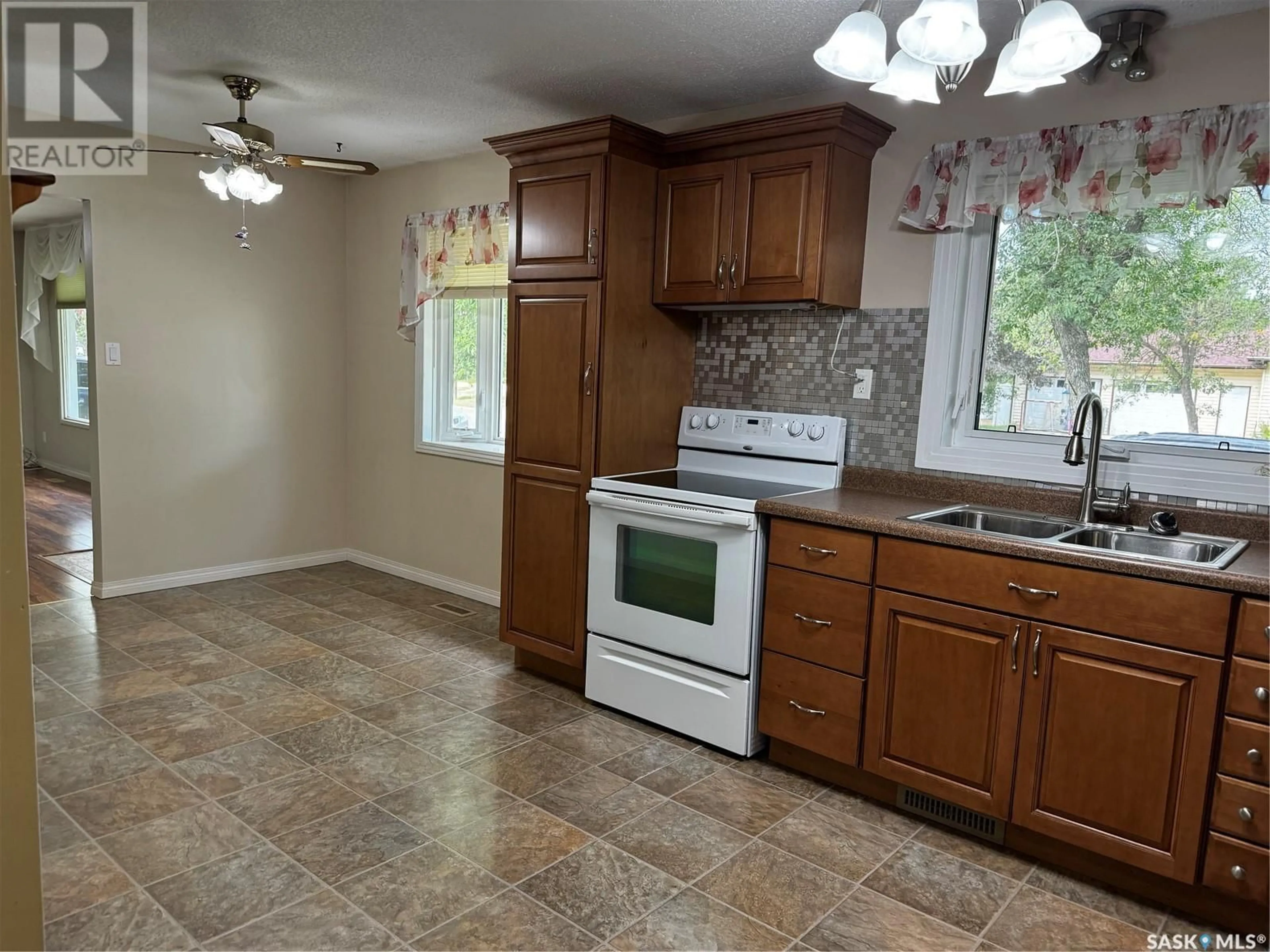 Standard kitchen, not visible floor, cottage for 206 2nd AVENUE E, Lampman Saskatchewan S0C1N0