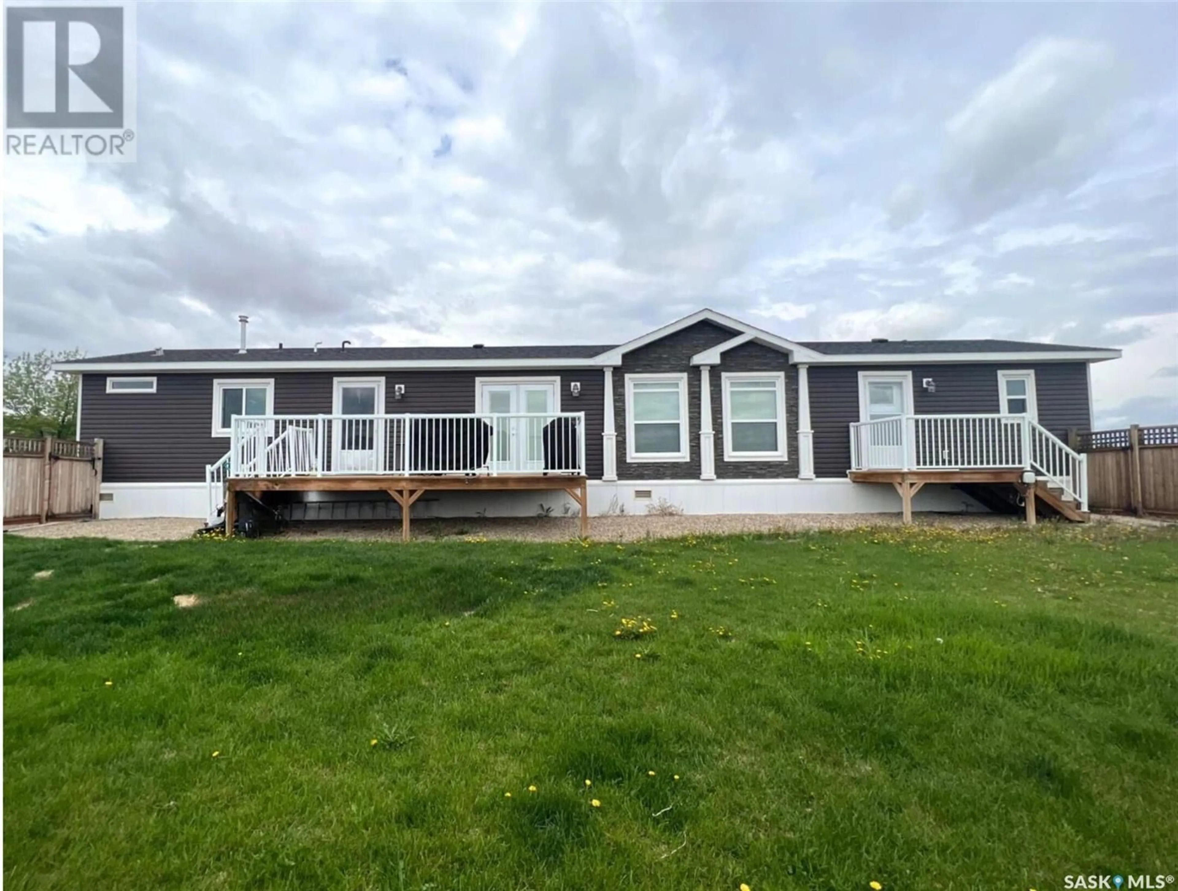 Home with vinyl exterior material for 190 Prairie Sun COURT, Swift Current Rm No. 137 Saskatchewan S9H3X6