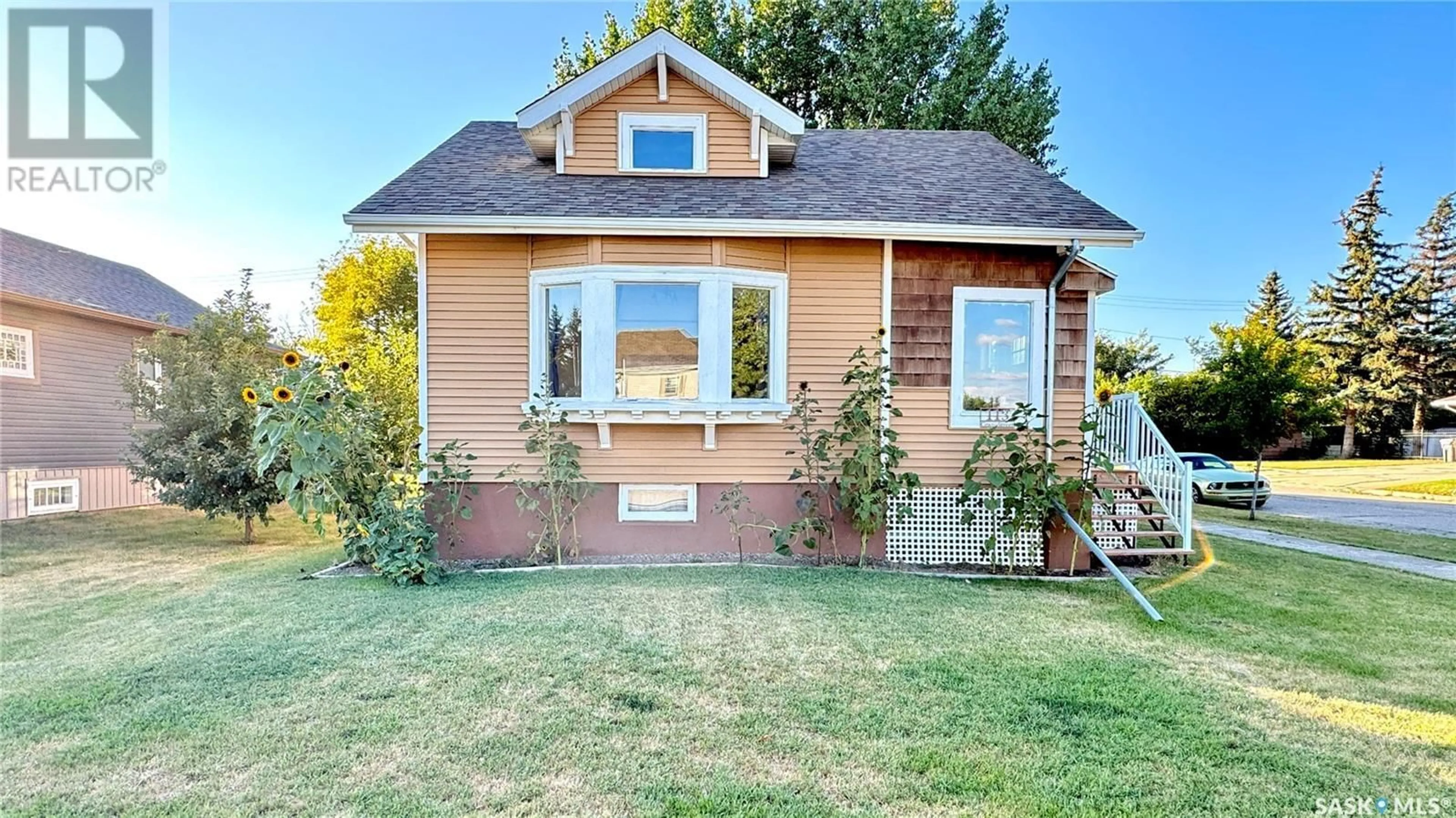 Frontside or backside of a home for 113 Grant STREET, Davidson Saskatchewan S0G1A0