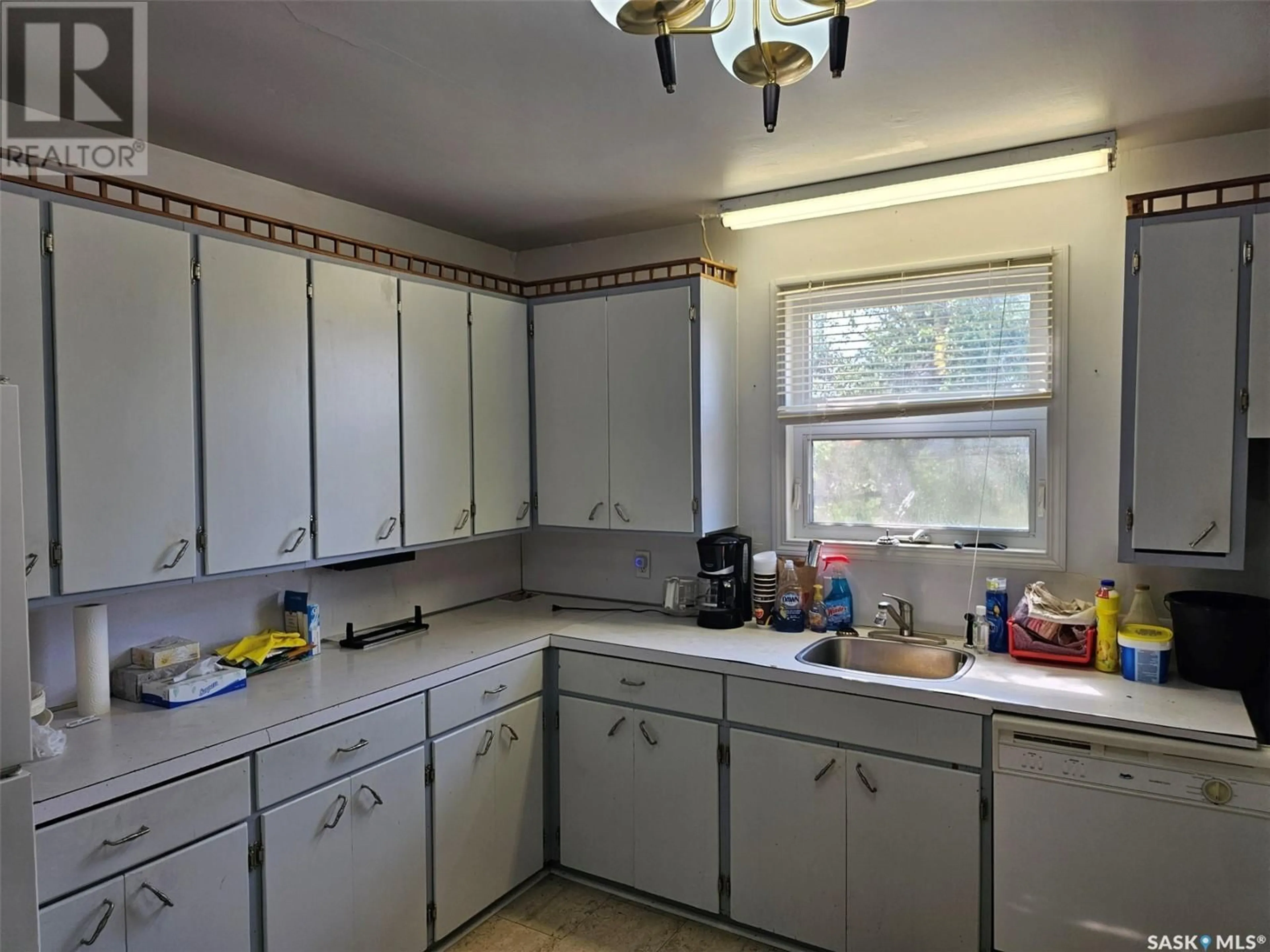 Kitchen for 132 2nd STREET E, Mankota Saskatchewan S0H2W0