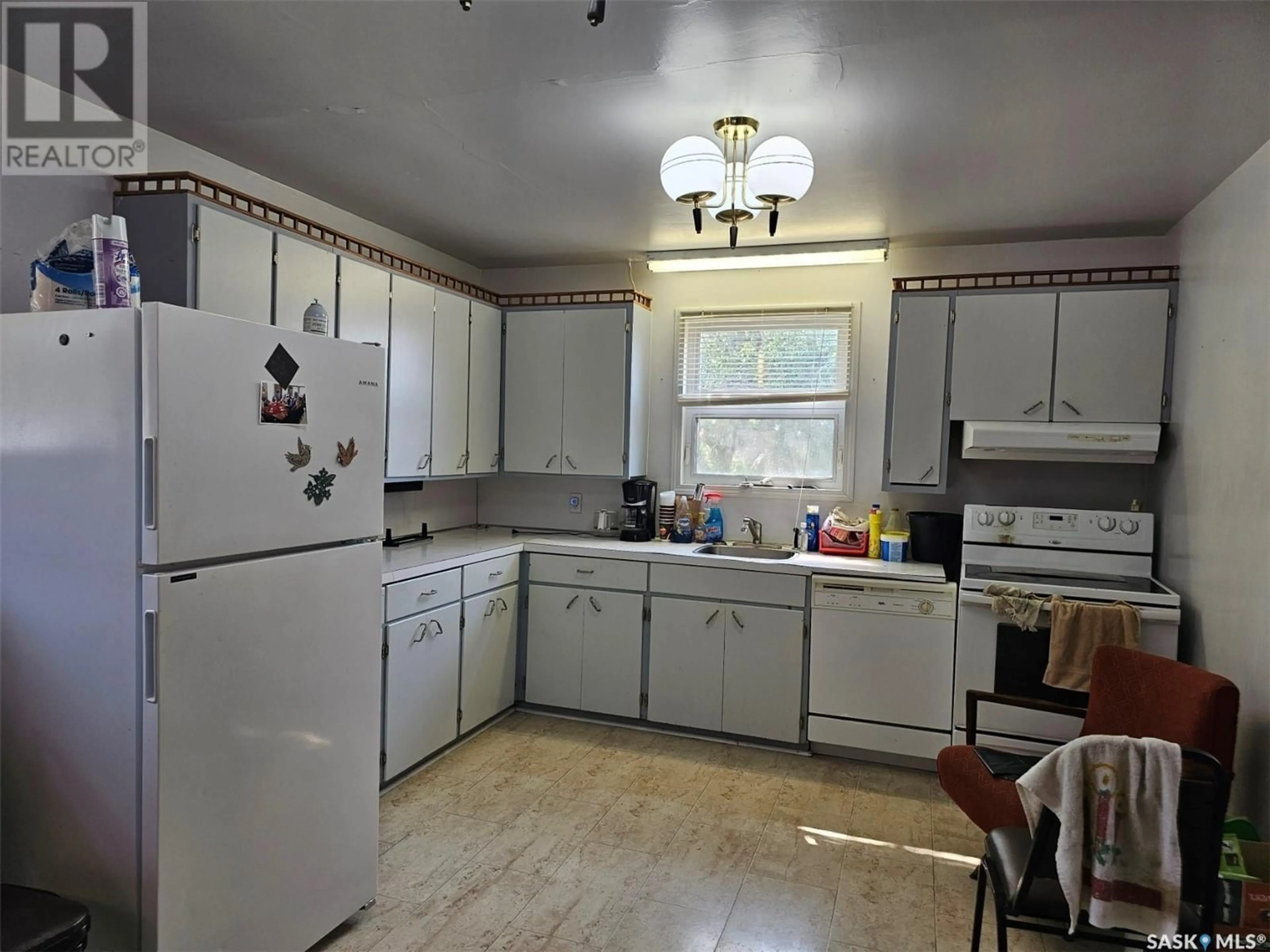 Kitchen, wood floors, cottage for 132 2nd STREET E, Mankota Saskatchewan S0H2W0