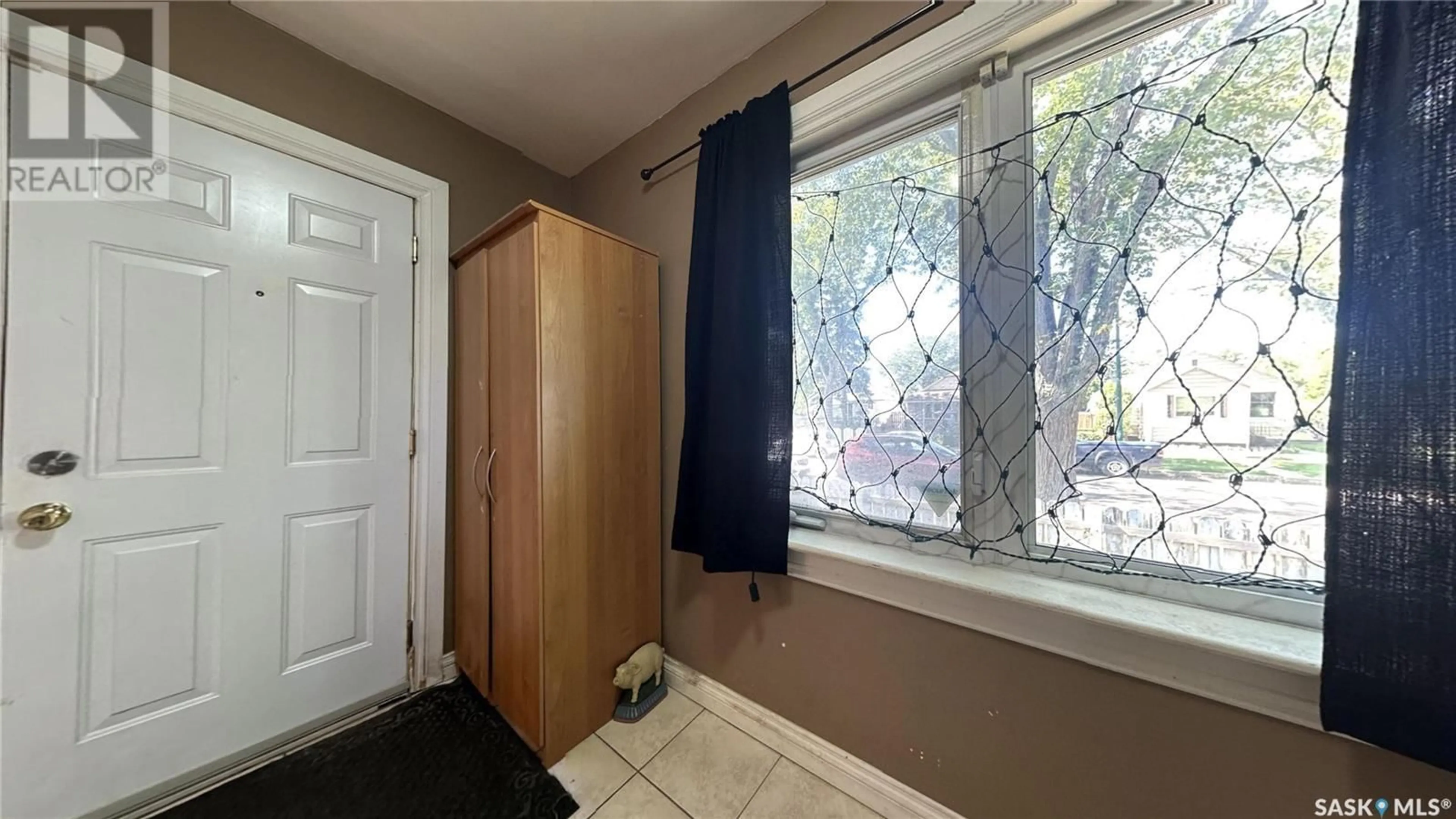 A pic of a room for 134 J AVENUE S, Saskatoon Saskatchewan S7M1Z9