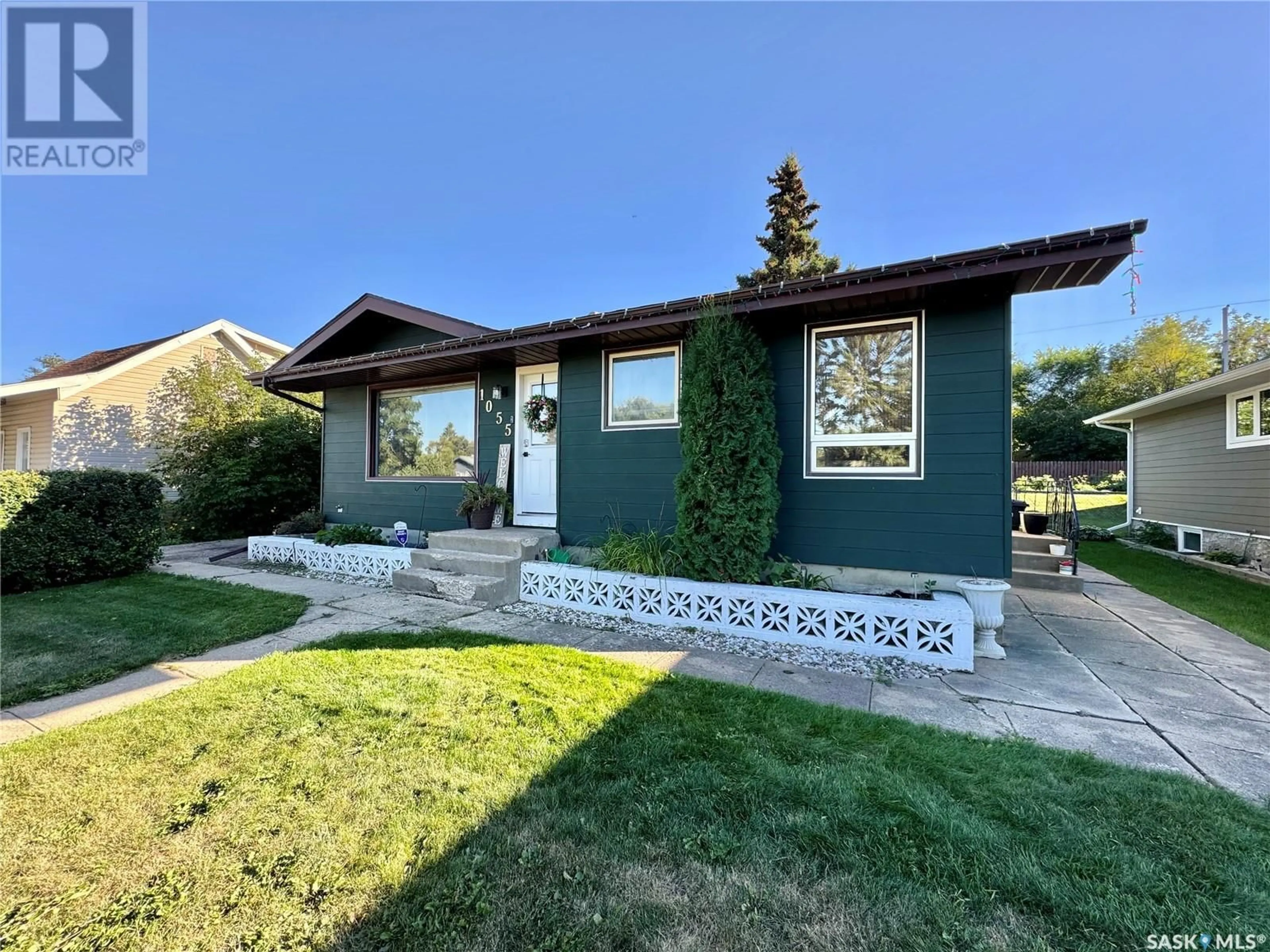 Frontside or backside of a home for 1055 3rd STREET E, Prince Albert Saskatchewan S6V0J4