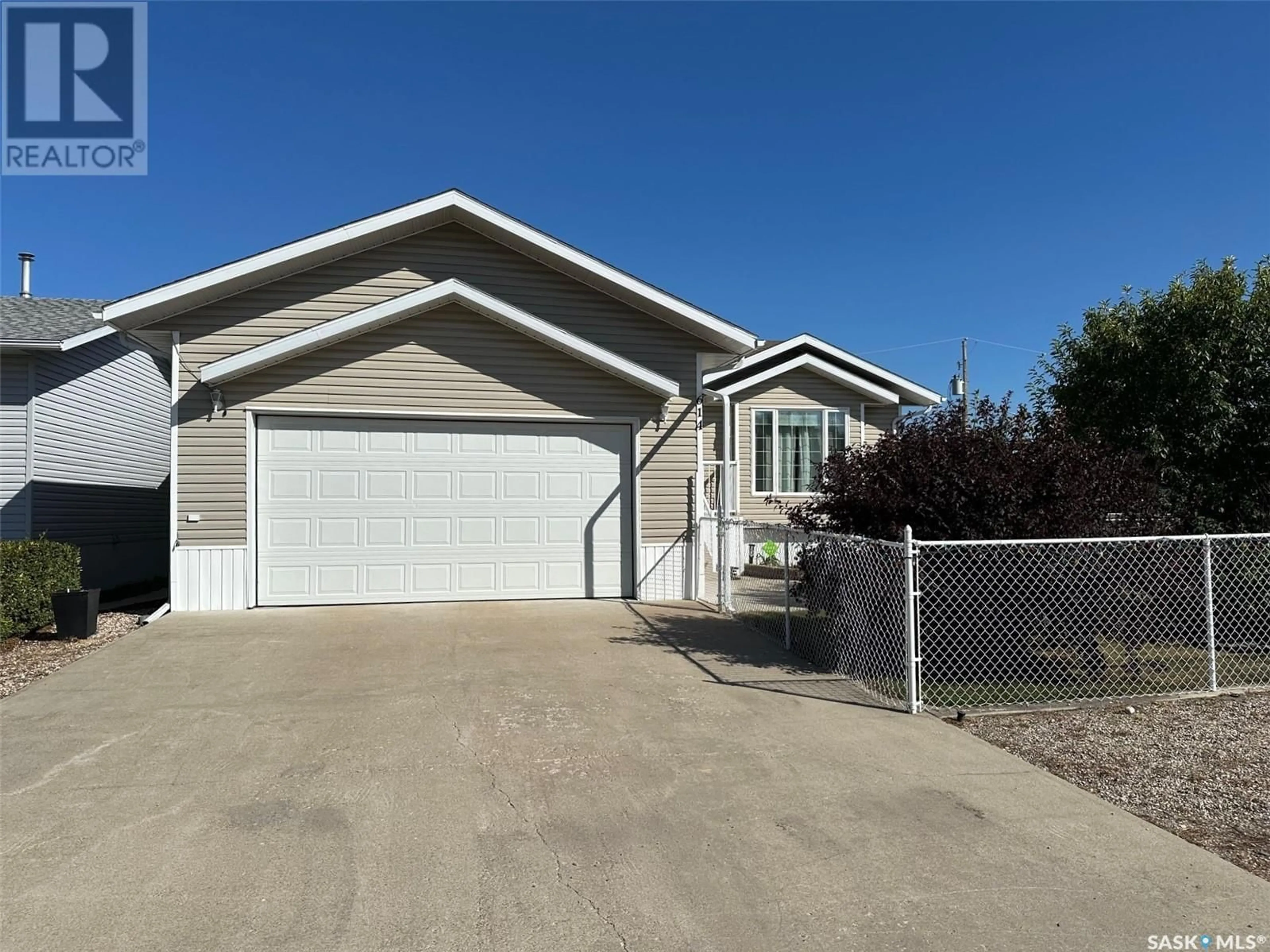 Frontside or backside of a home for 614 Hudson STREET, Hudson Bay Saskatchewan S0E0Y0