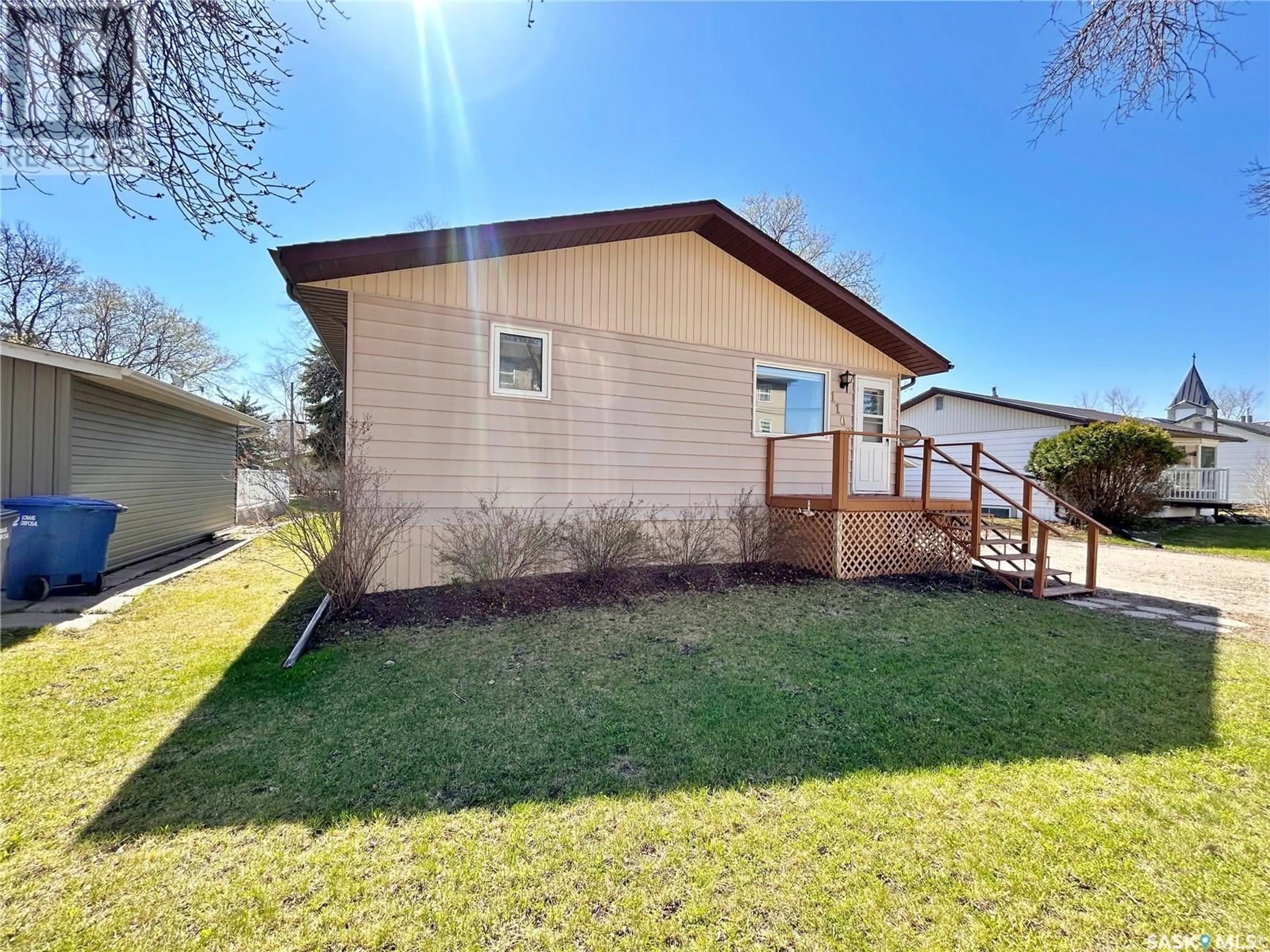 Unknown for 1109 MAIN STREET, Moosomin Saskatchewan S0G3N0