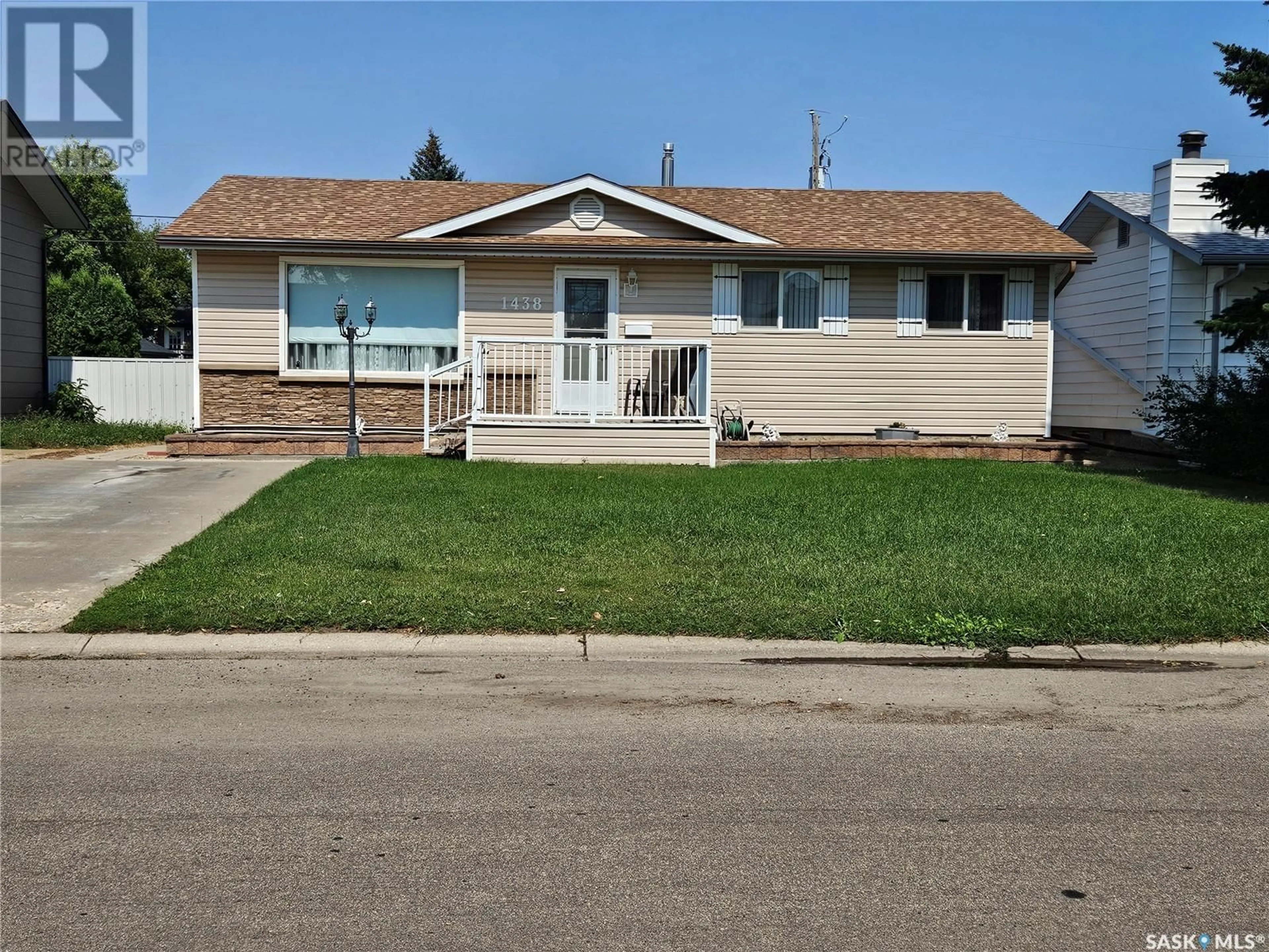 Frontside or backside of a home for 1438 Spadina STREET W, Moose Jaw Saskatchewan S6H7C9