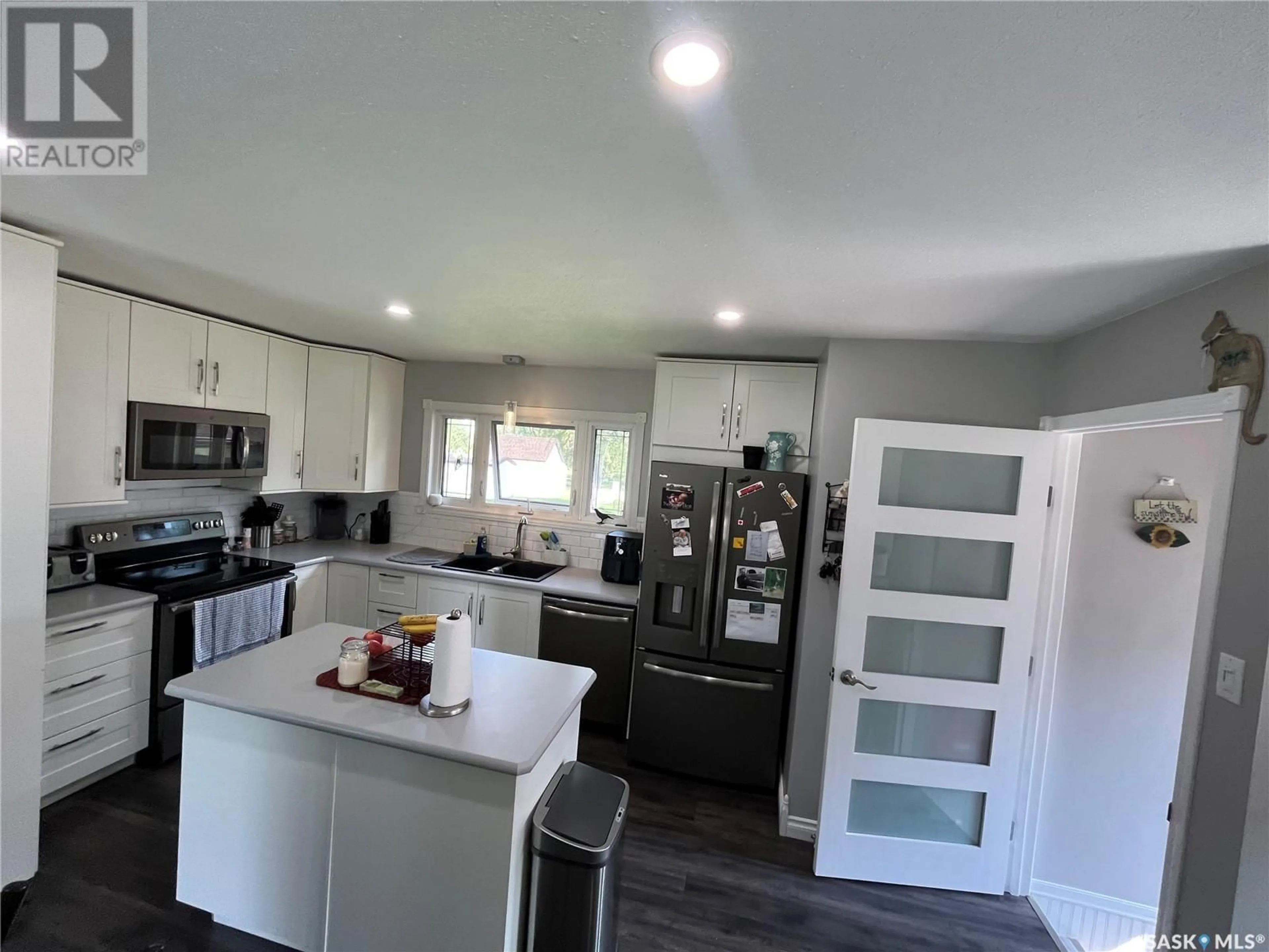 Open concept kitchen for 406 Royal PLACE, Gerald Saskatchewan S0A1B0