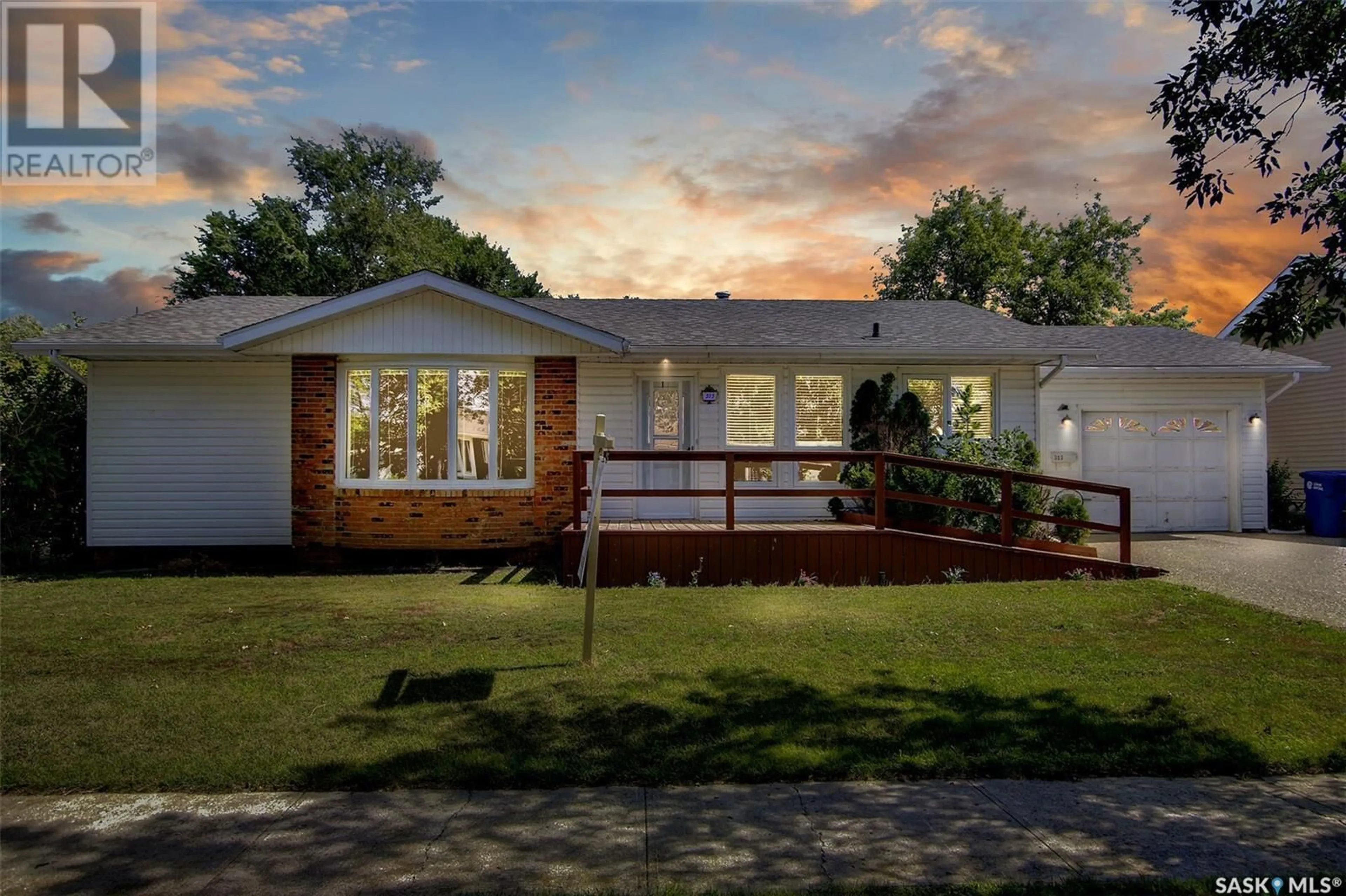 Home with brick exterior material for 303 2nd AVENUE, Montmartre Saskatchewan S0G3M0