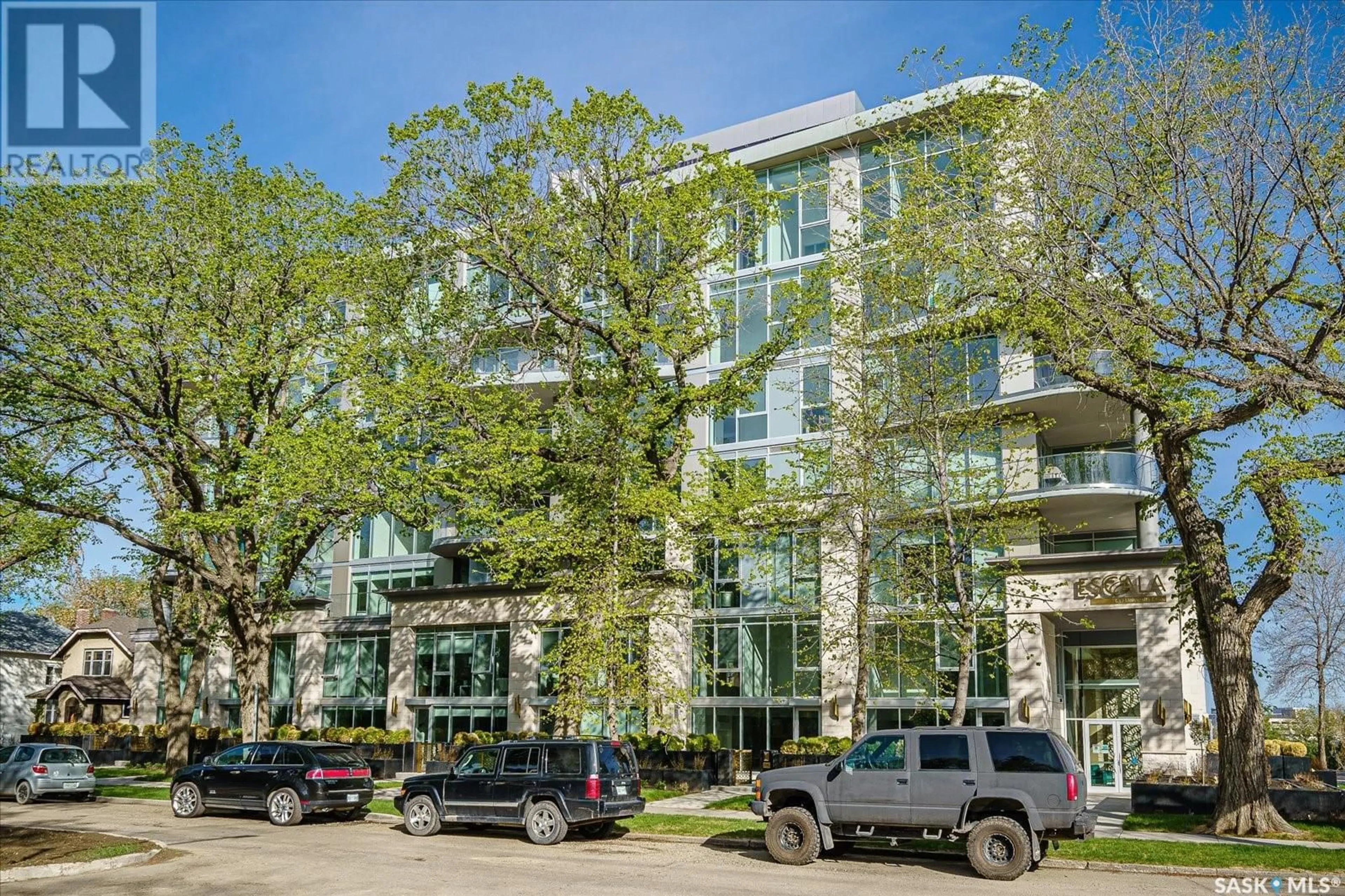 A pic from exterior of the house or condo, the front or back of building for 204 637 University DRIVE, Saskatoon Saskatchewan S7N0H8