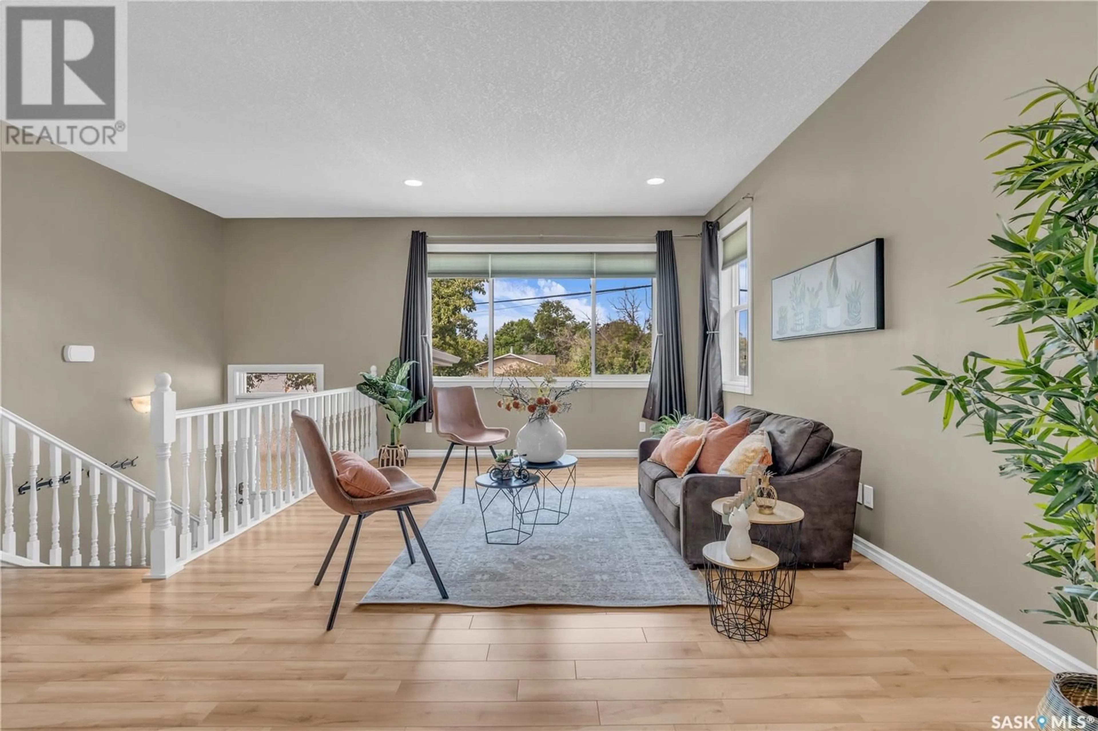 Living room, wood floors for 175 2nd AVENUE, Lumsden Saskatchewan S0G3C0