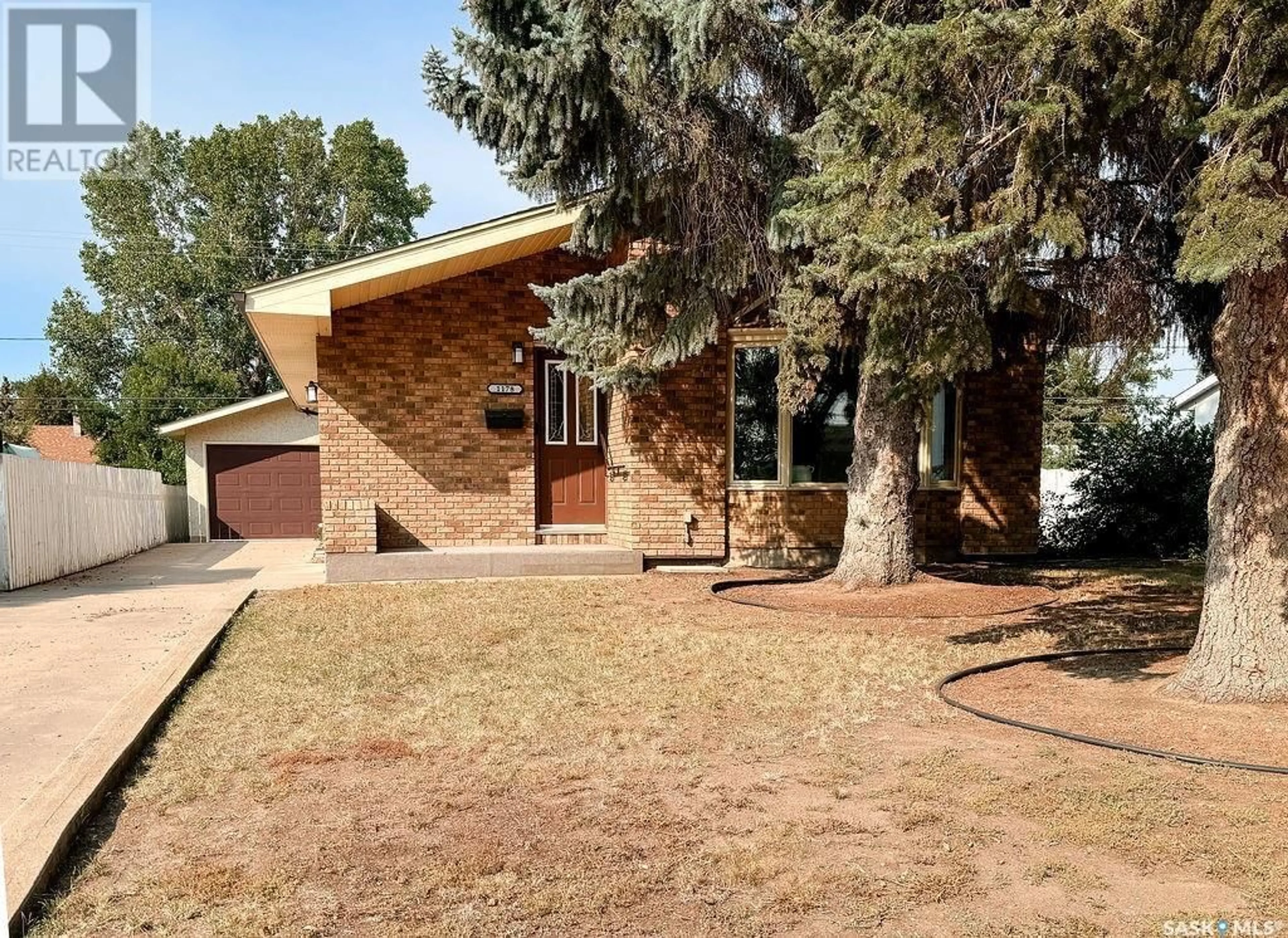 Home with brick exterior material for 1178 Duffield CRESCENT, Moose Jaw Saskatchewan S6H5M4